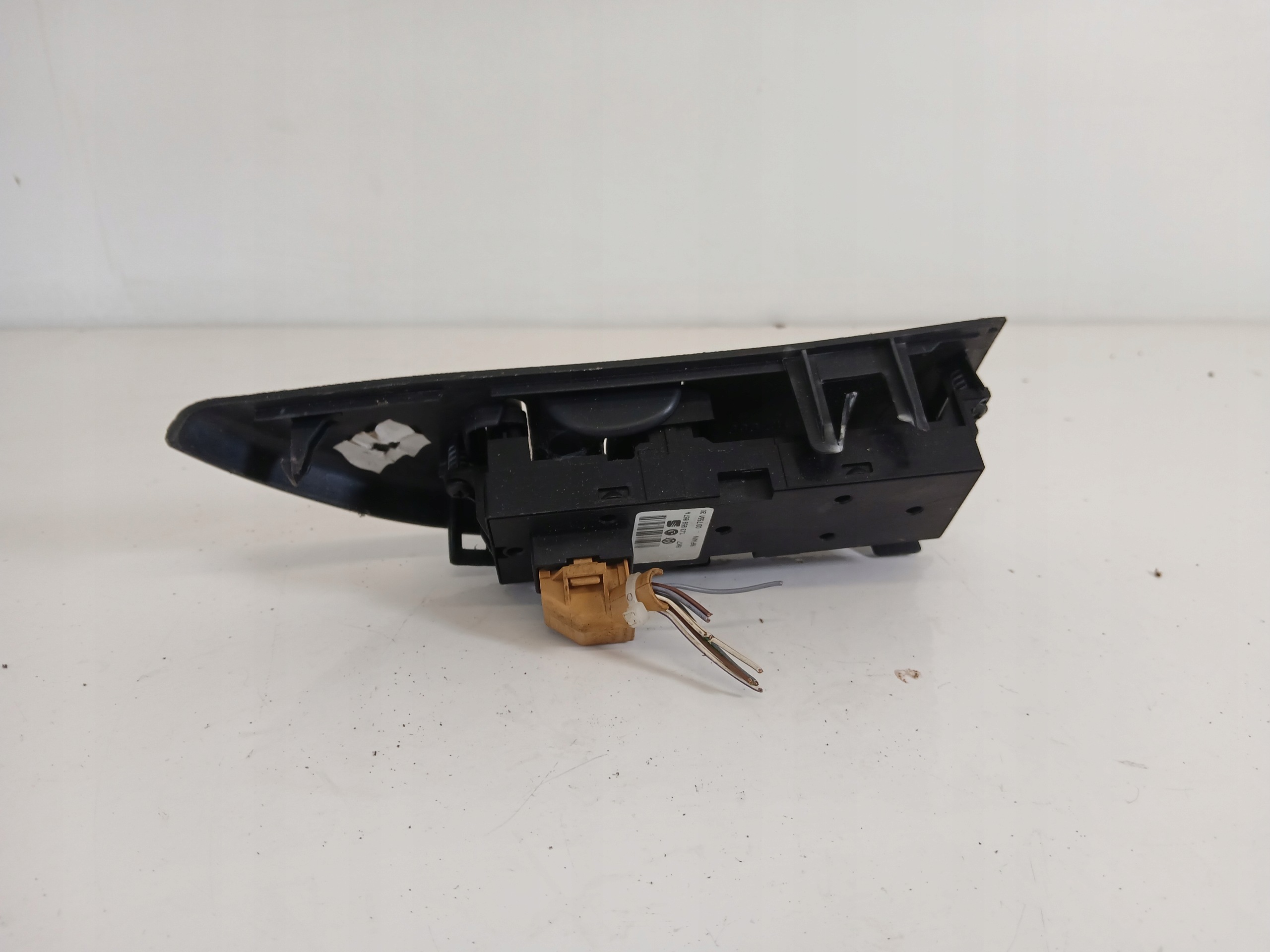SKODA FABIA a PANEL okna levý předek 1J3959857A