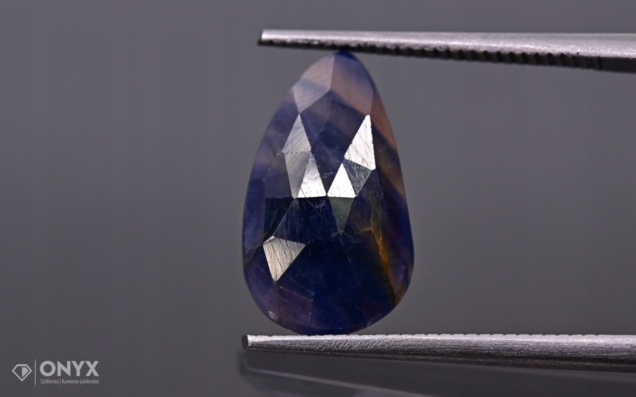 Safír fasetovaná nepravidelná rozeta 14x8,3 mm