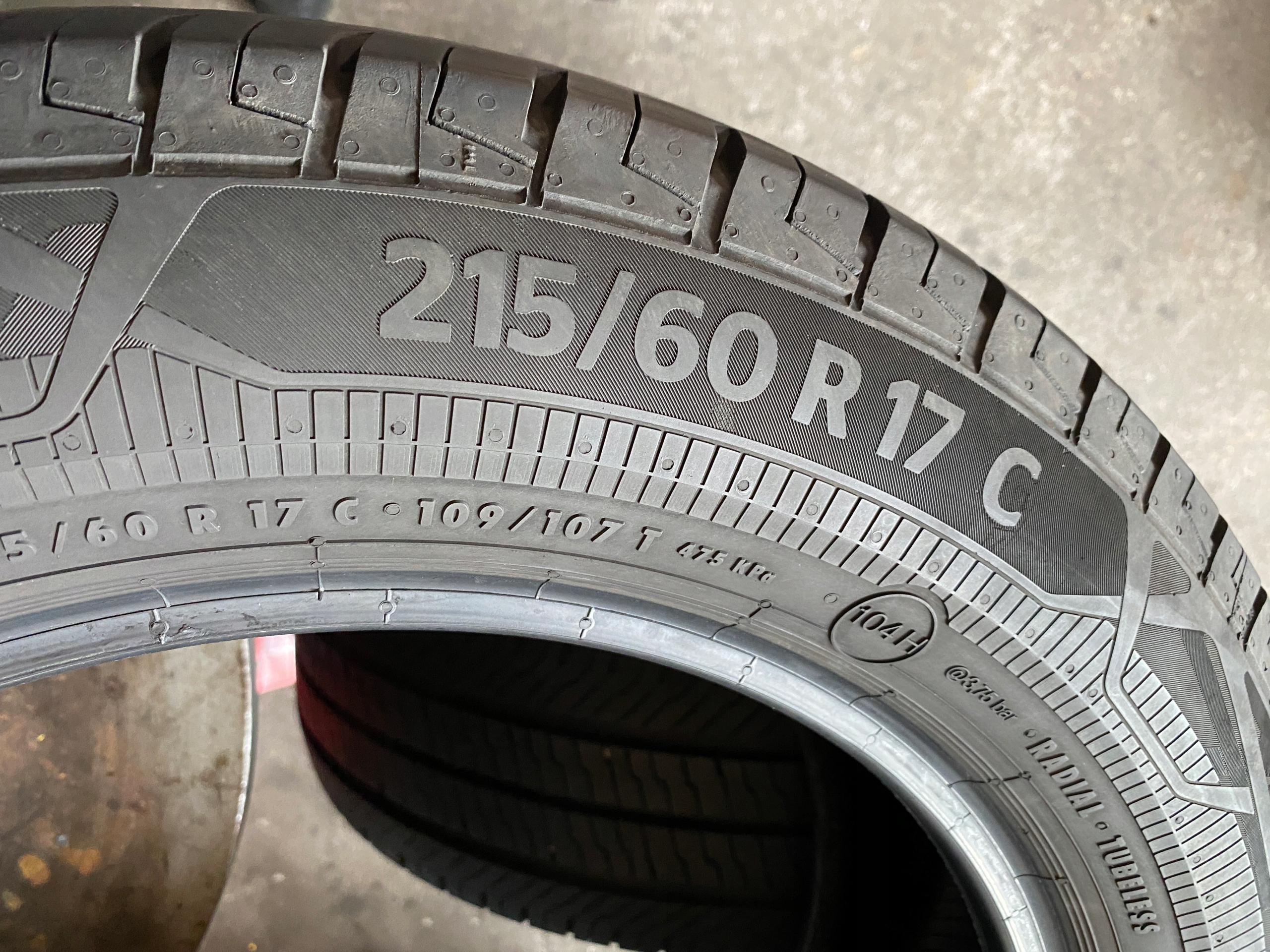 2 tyres summer 215/60R17C CONTINENTAL VanContact Eco as new 8mm
