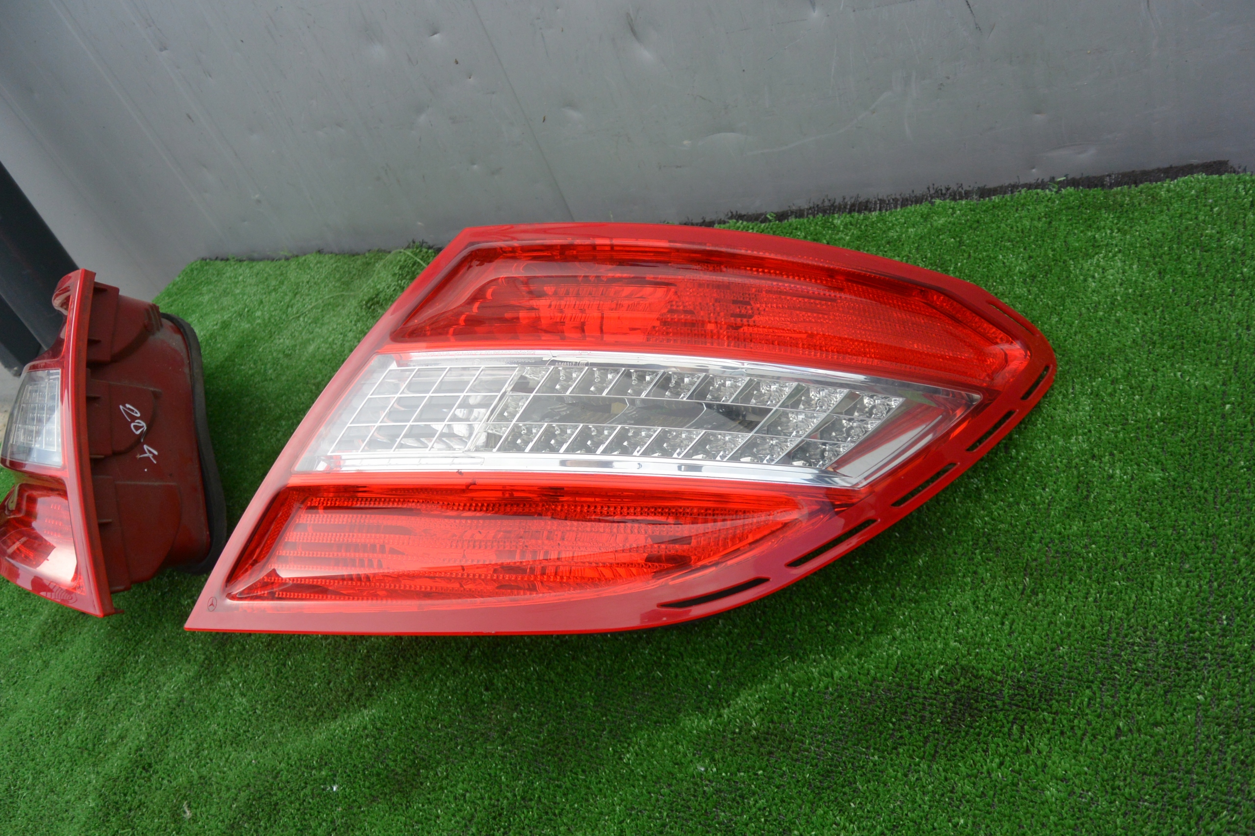 MERCEDES 204 sedan light left right rear part LED EU