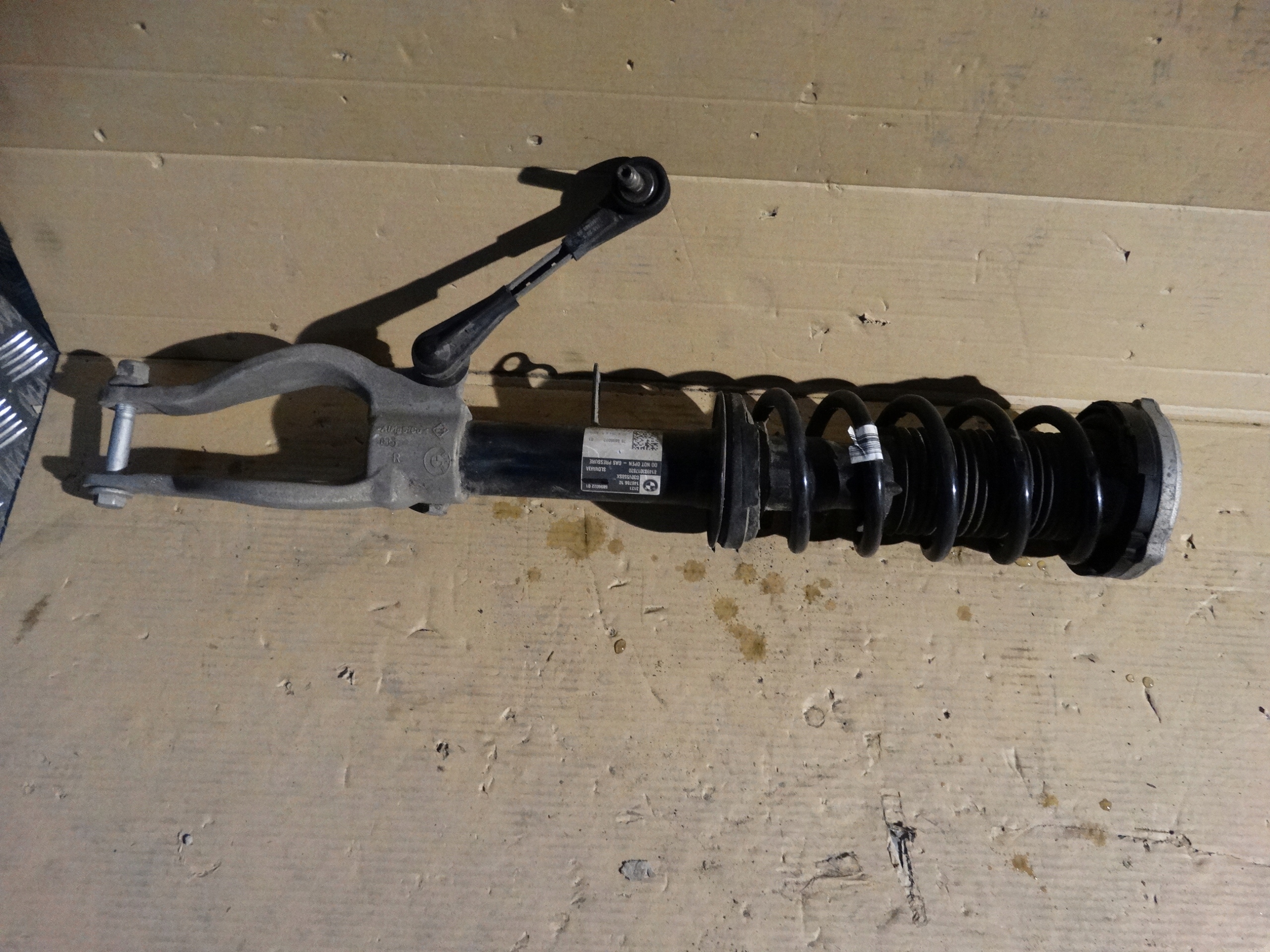 IDEALNY shock absorber front right BMW G30 1 9