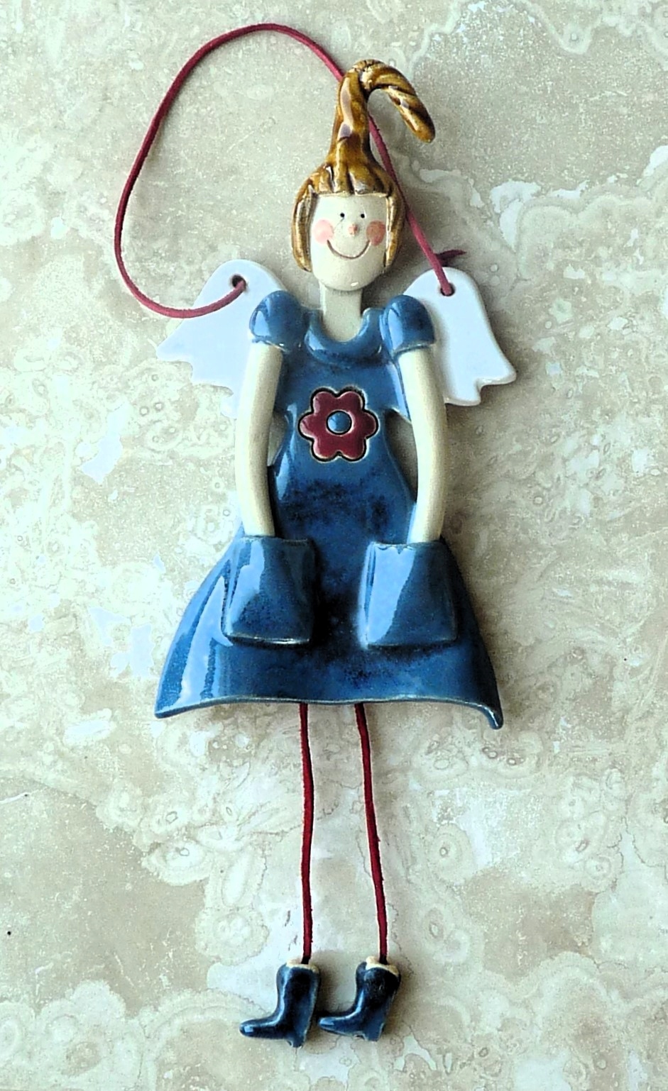 Keramická figurka Anděl Modrý Dívka s květinou Dárek 22 cm