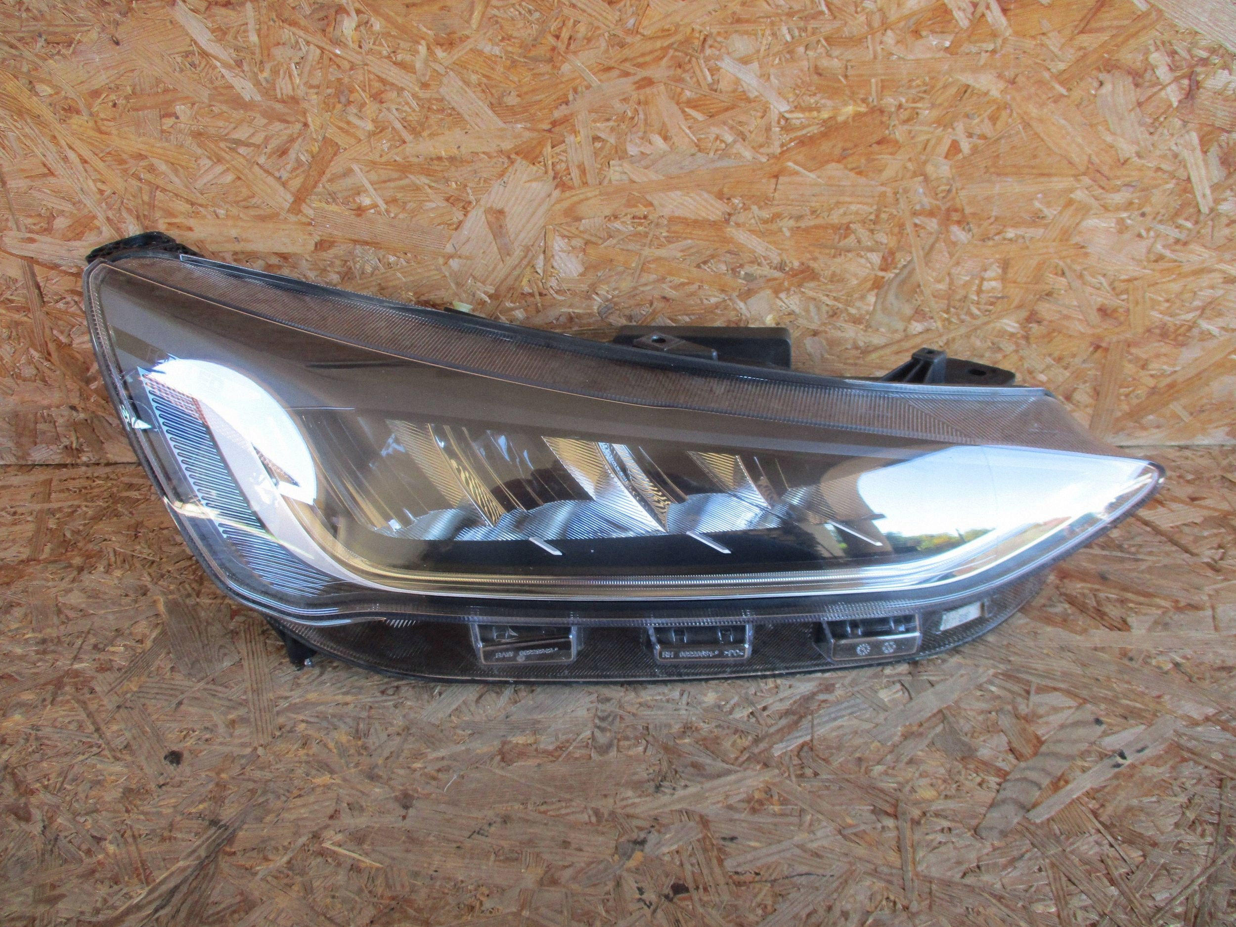 light front front right FORD FOCUS MK4 LIFT LED