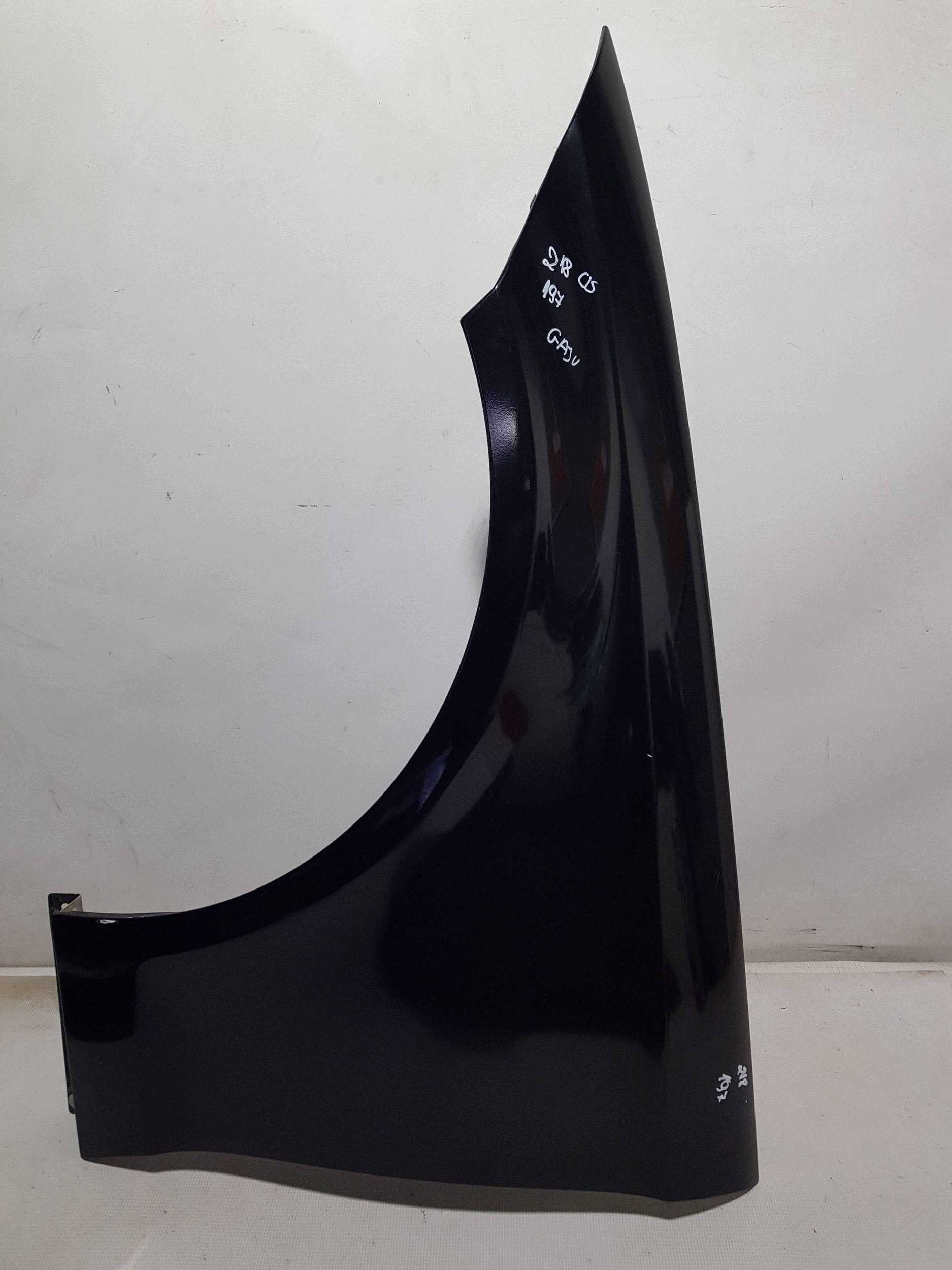 fender front front left Mercedes CLS W218 197 C197