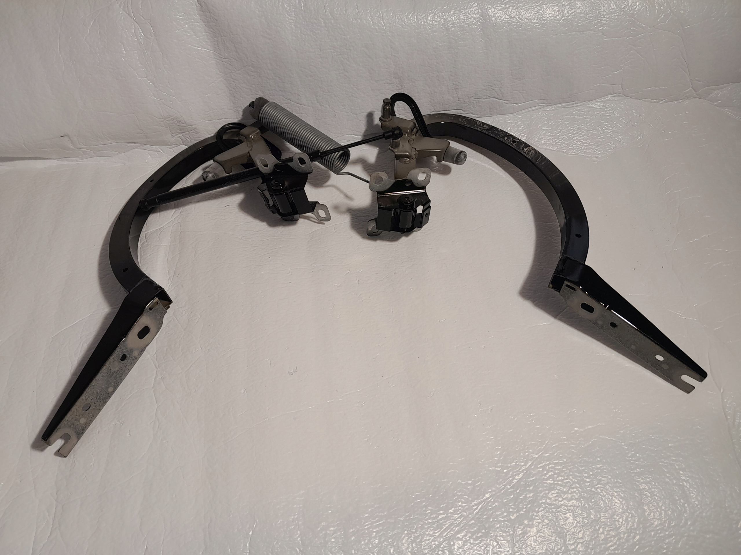 AUDI A4 B9 LIFT ZAWIASY KLAPY BAGAŻNIKA TYŁ 8W5827306A