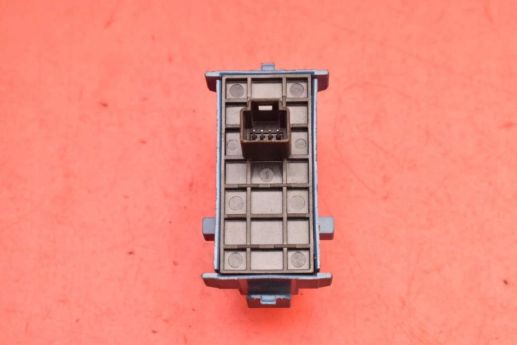 switch lifting windows right front 84810-0F030 TOYOTA VERSO LIFT 13-18