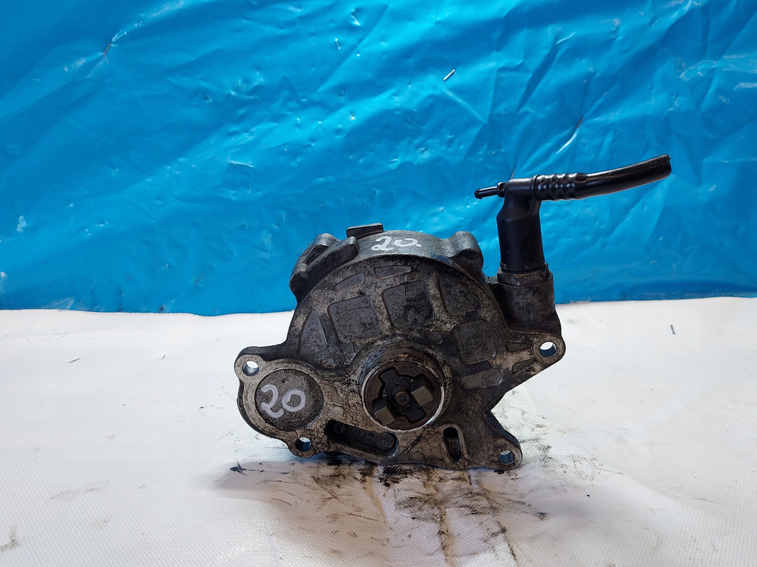 Pompa VACUM PASSAT B6 2.0 TDI 03L145100