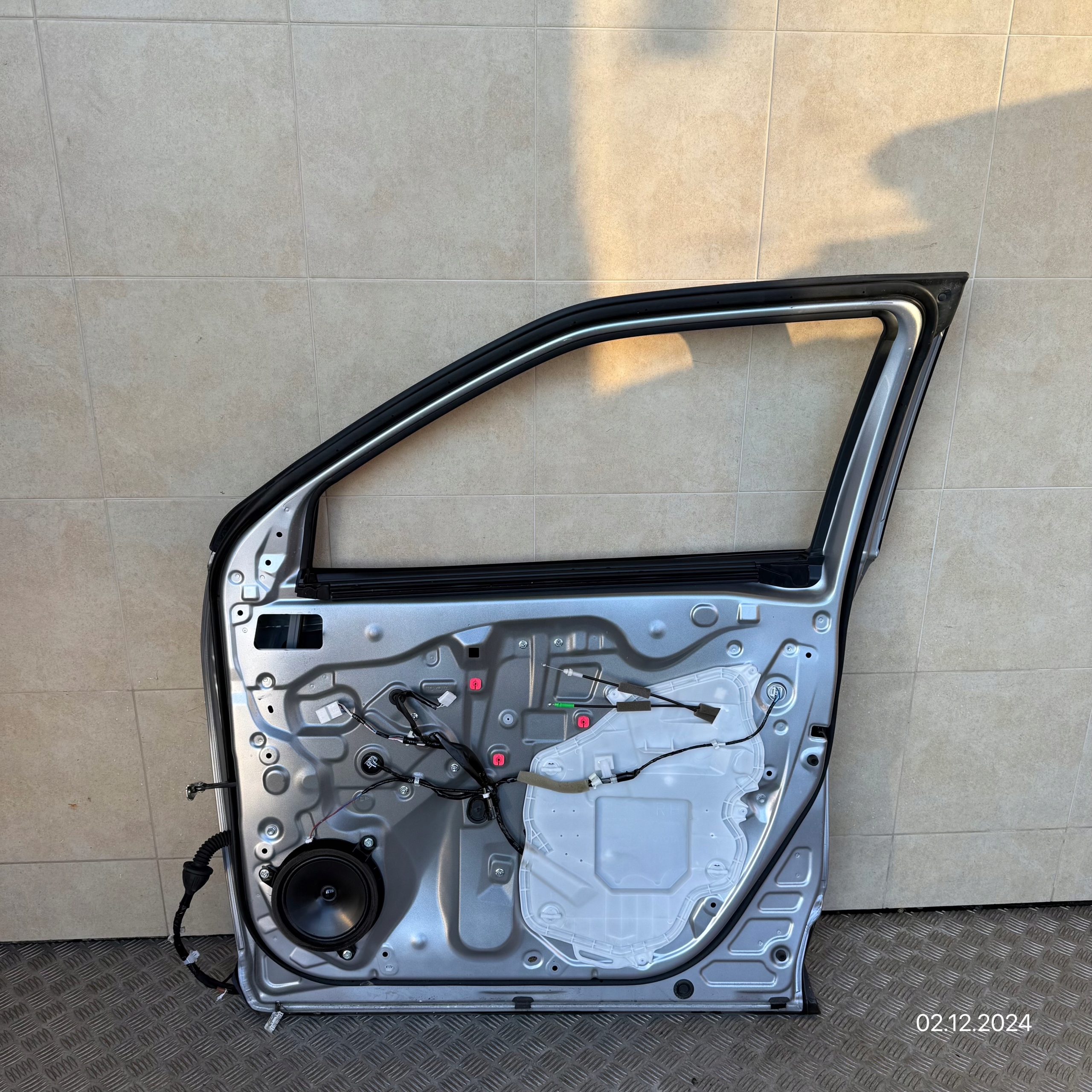 door complete front right TOYOTA YARIS CROSS 2023 ROK