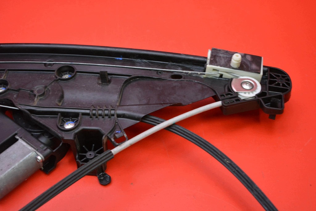window regulator left front EU 9830389380 PEUGEOT 3008 2 II 16-24