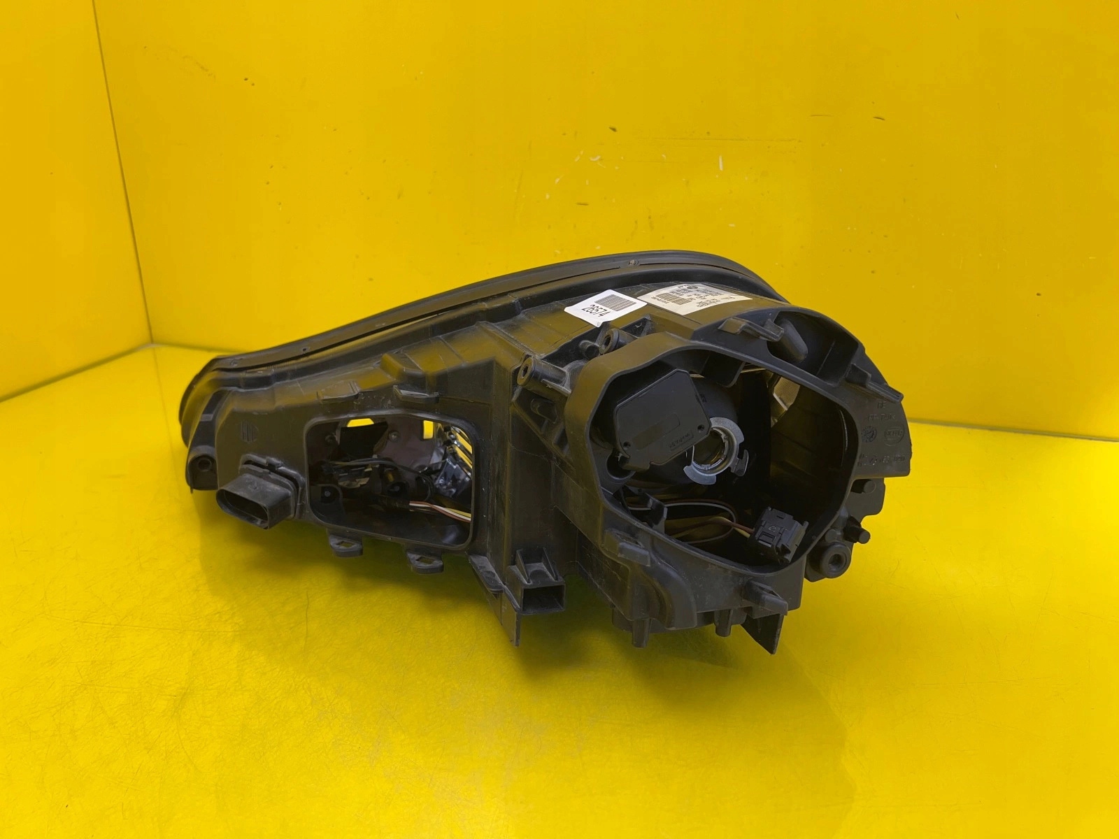 light front right Porsche Cayenne and 7L5941032A