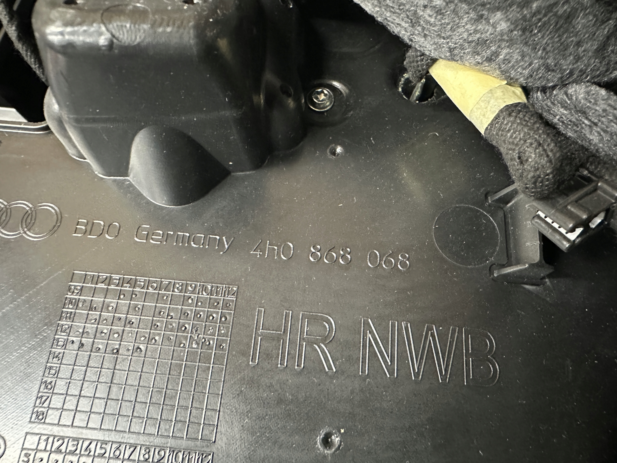 AUDI A8 4H D4 side door right rear part