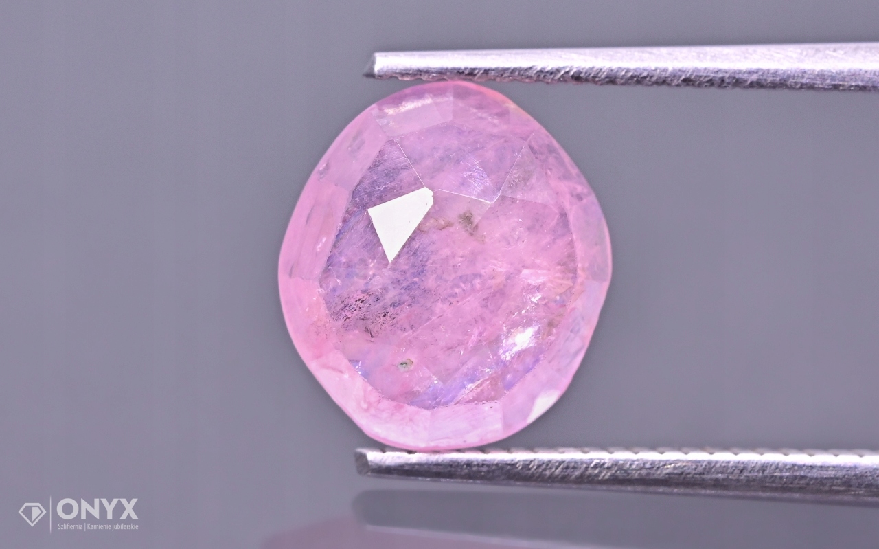 Turmalín fazetovaná nepravidelná rozeta 9x8 mm