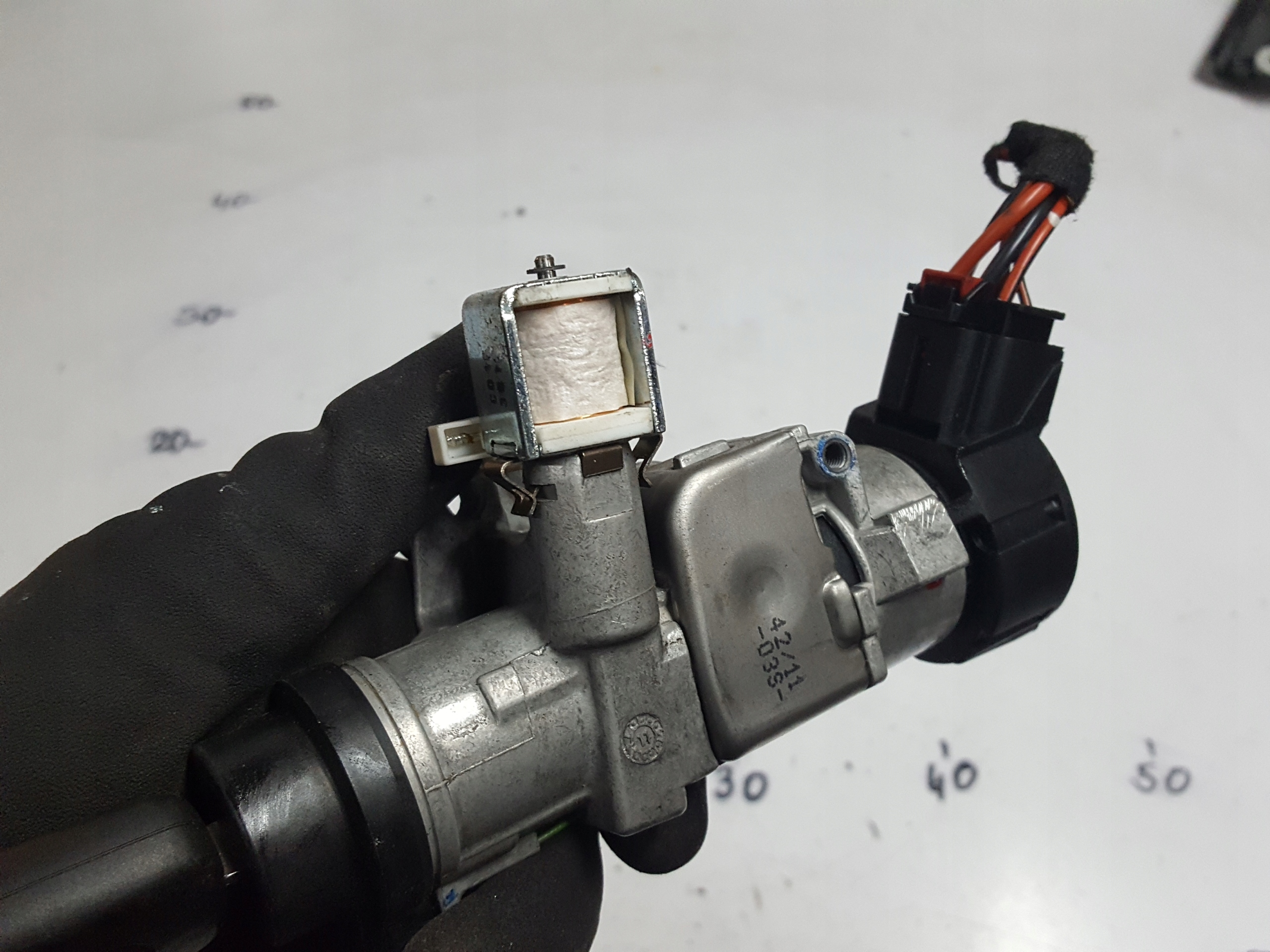 VW POLO 6R 09-14r STACYJKA KLUCZYK WKŁADKA AUTOMAT Producent części Volkswagen OE