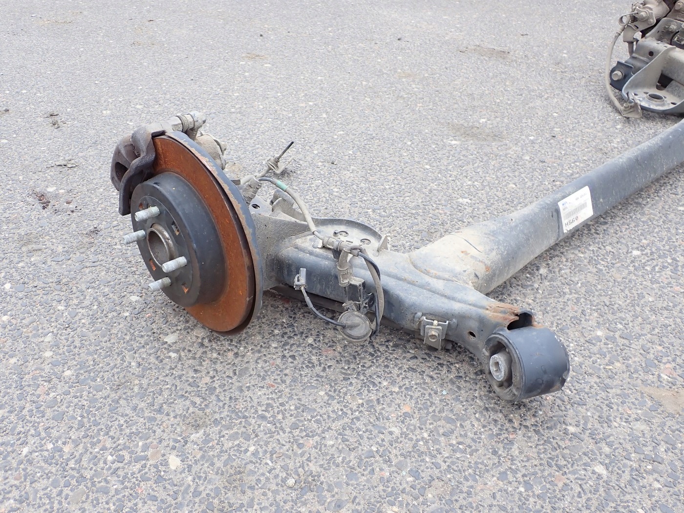 BELKA OŚ ZAWIESZENIA TYŁ TYLNA KOMPLETNA ZWROTNICA ZACISK KIA STONIC 2019R Producent części Kia OE