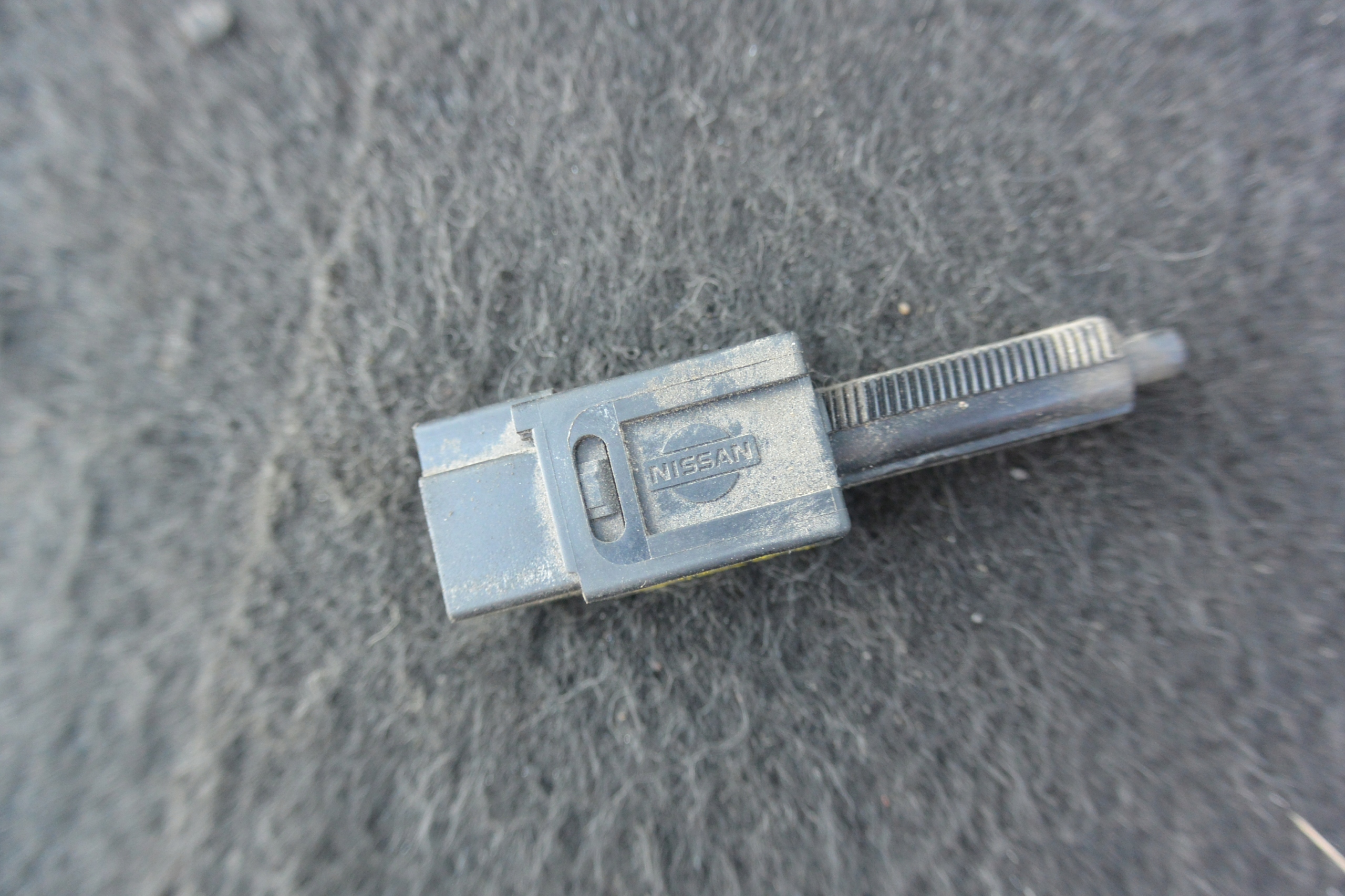 SENSOR BREMSE ORIGINAL NISSAN MAXIMA QX A33