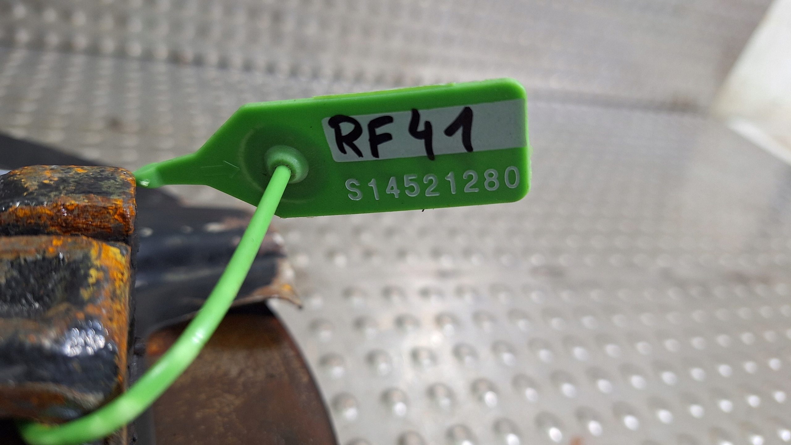 swing right front AY1C-3K170-BA FORD FIESTA MK7 LIFT B-MAX