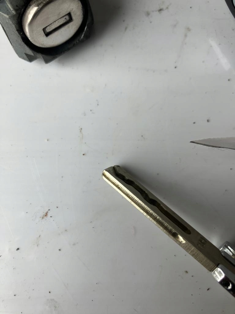 Allumage Insert 2X Clé C4 PICASSO II 9800630080
