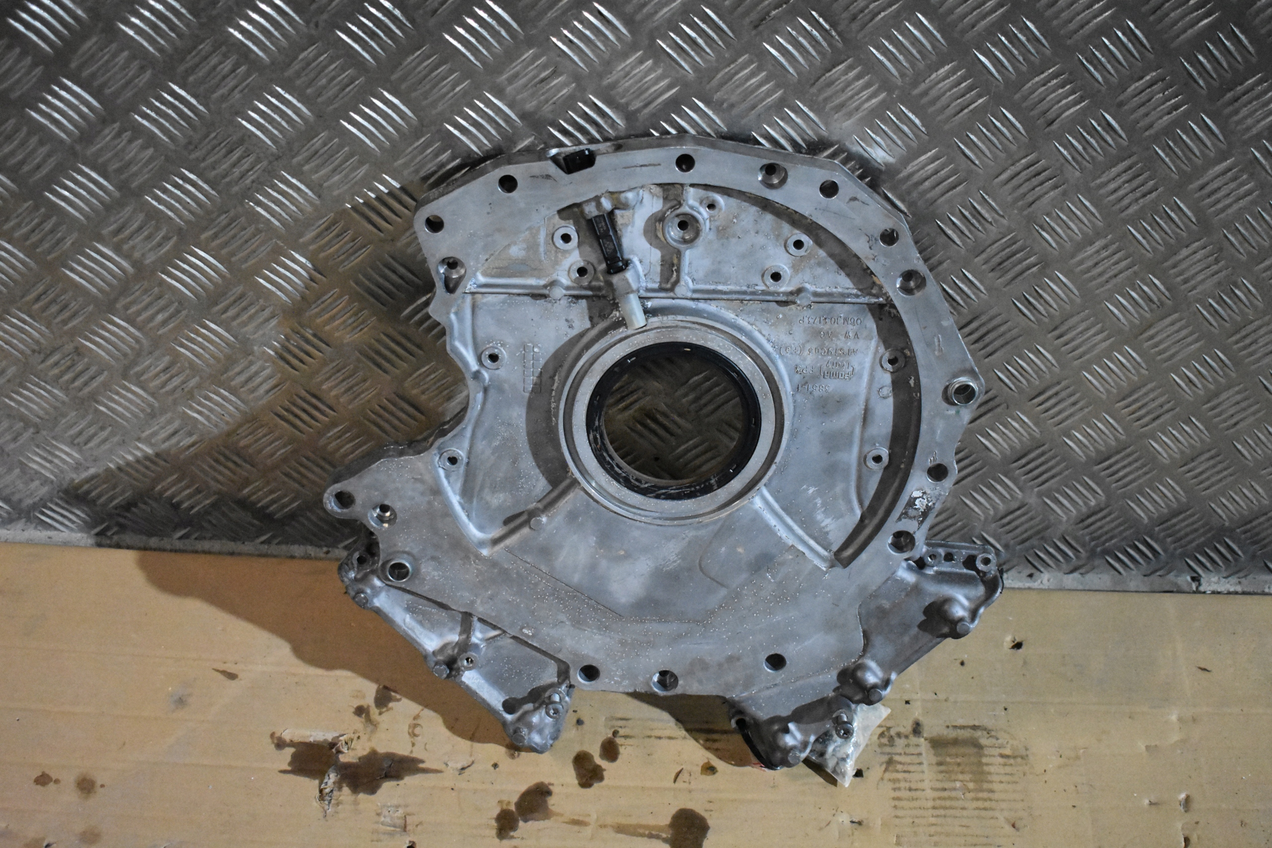 Couvercle carter distribution DCB PORSCHE CAYENNE 9Y AUDI Q7 Q8 1