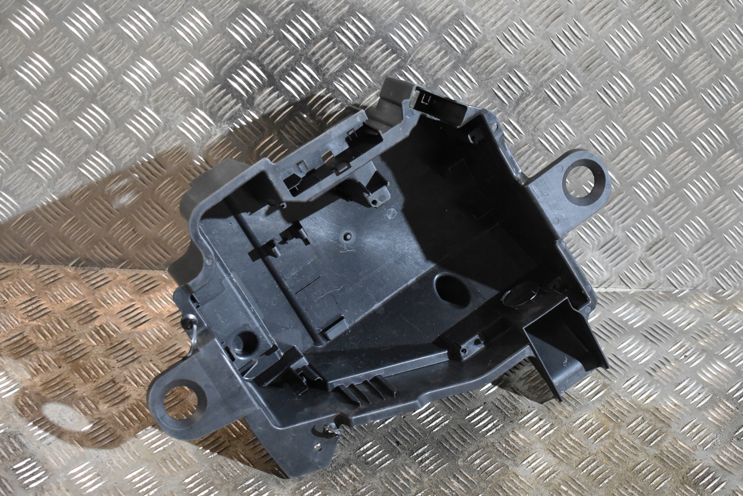 IDEALNA OBUDOWA SKRZYNKA KOMPUTERA MERCEDES W166 1