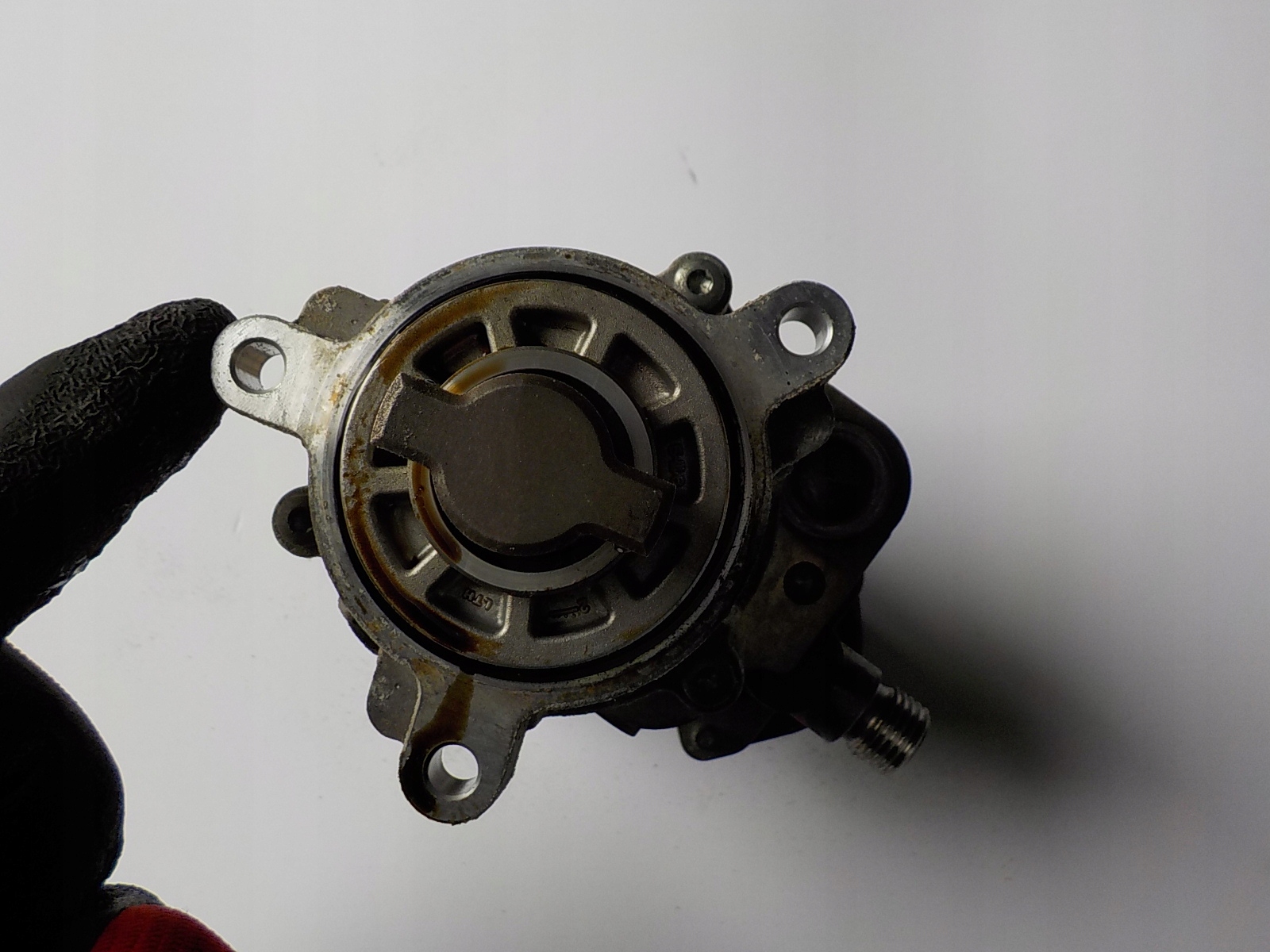 BMW 5 (E61) 2.5 R6 feed pump 7613933-04 38515124
