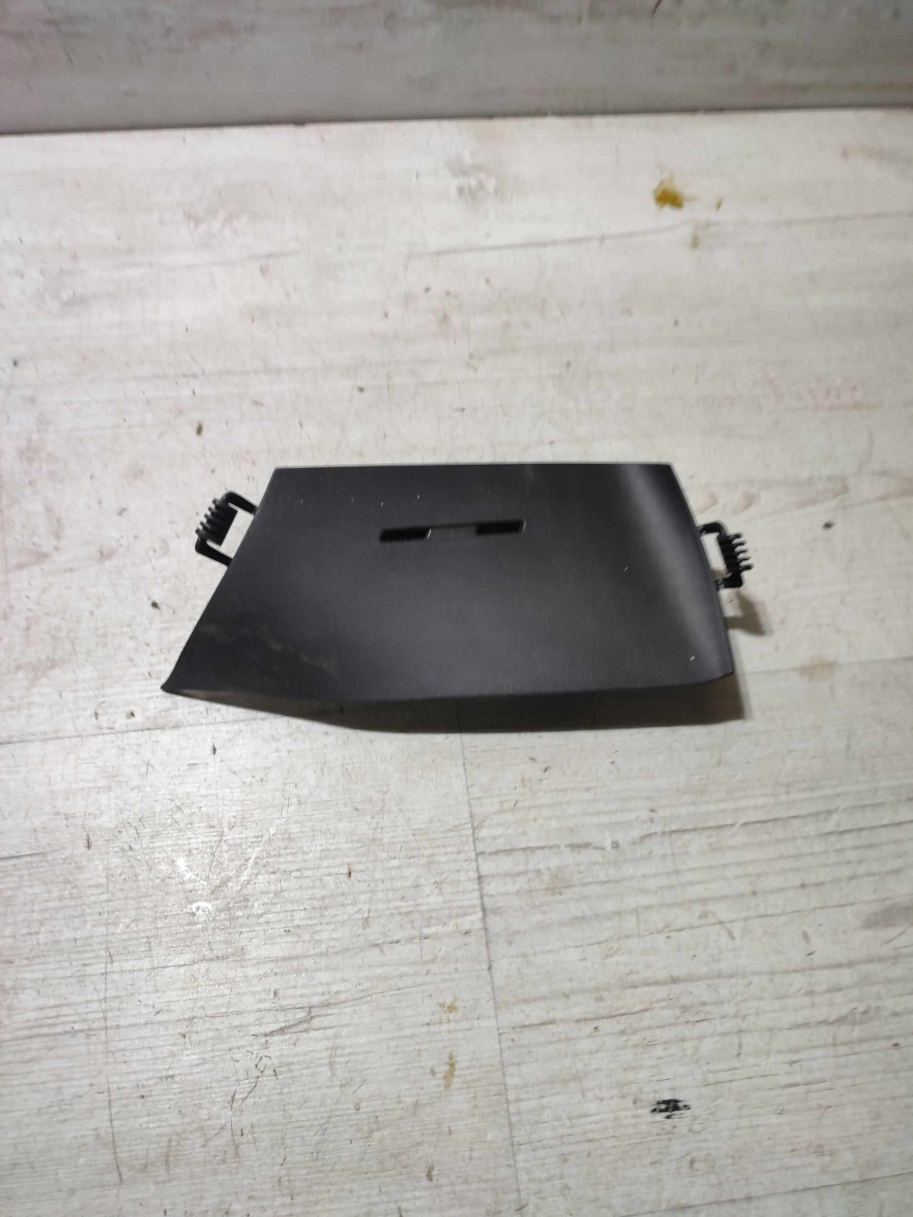 Opel Corsa E 2018 left side Element of the dashboard rozdzielczej