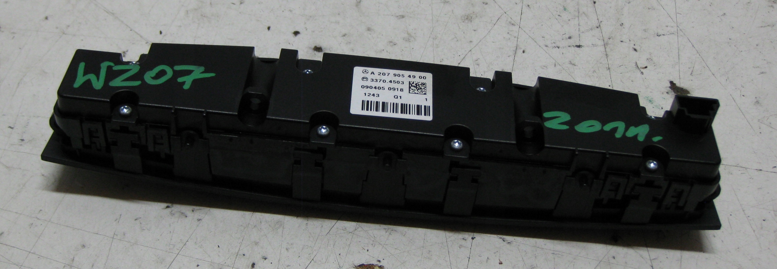 MERCEDES W207 3.0 CDI 11R PANEL switch GRZANIA seats A2079054900