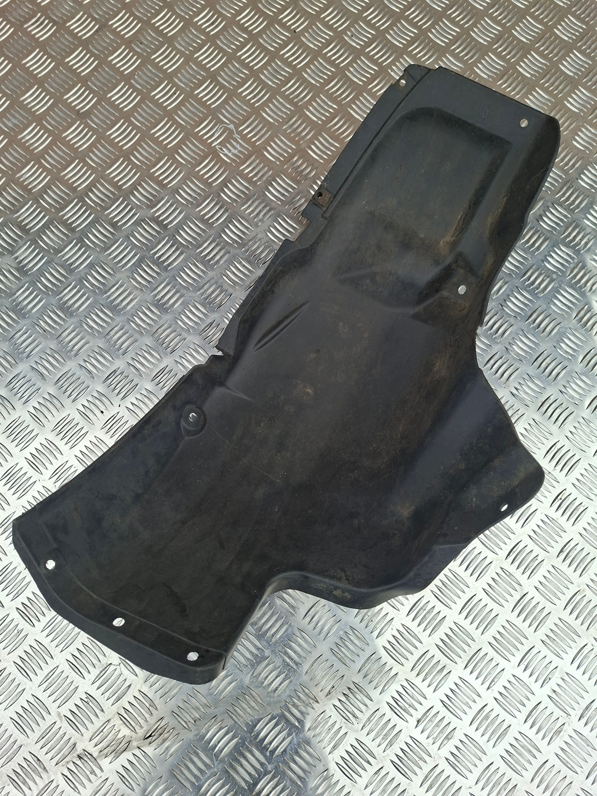 mudguard rear part rear. left HYUNDAI I30 and HB 868252R000