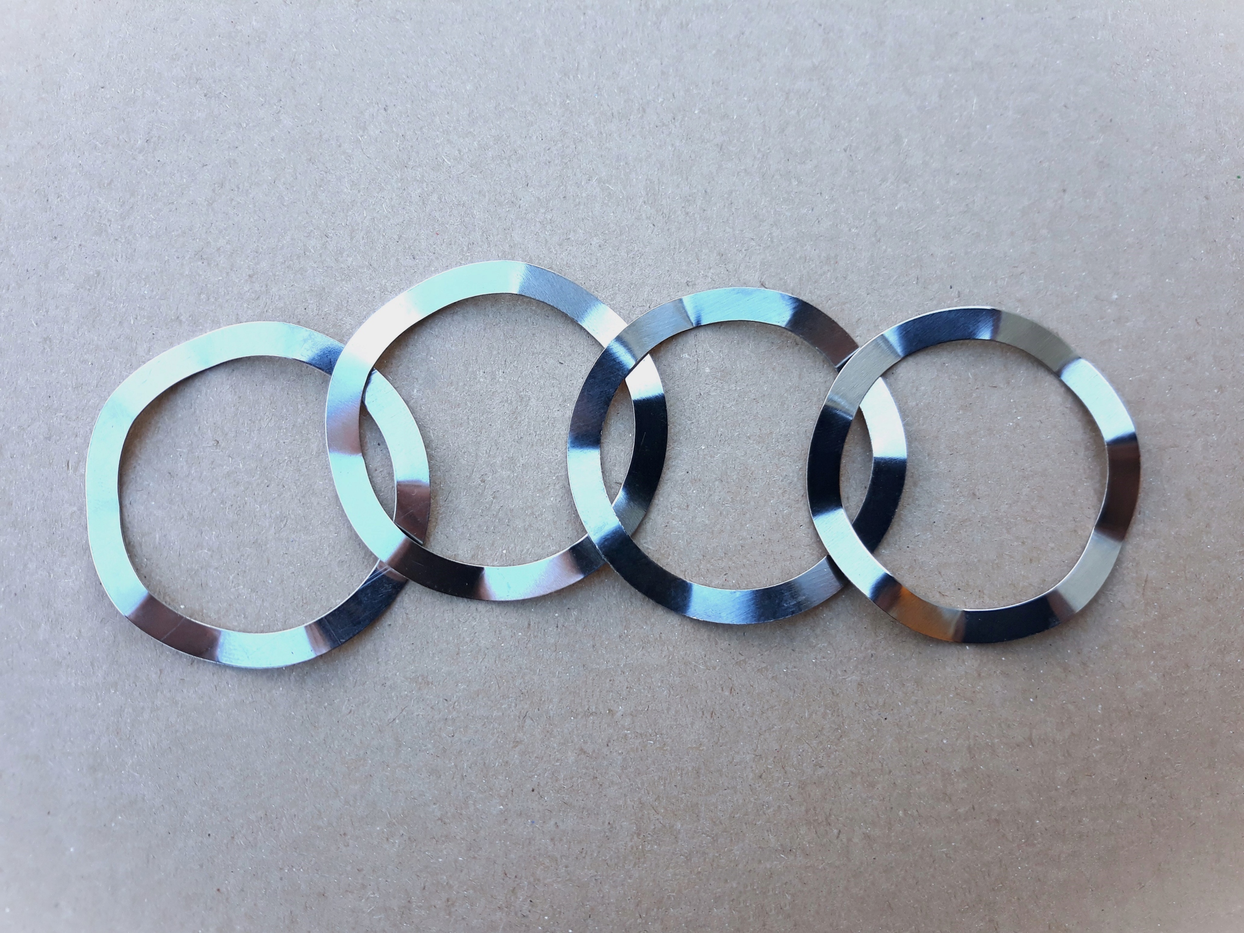 Podkładka falista sprężysta 18x12x0,3 nierdzewna Marka inny