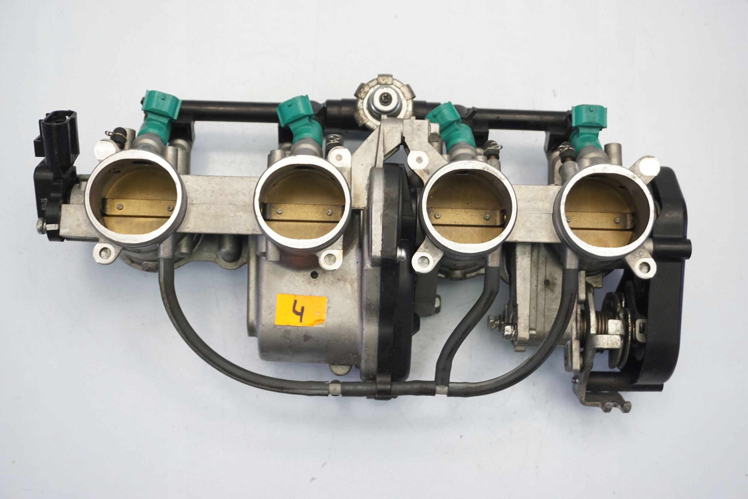 1081979676504640 - Yamaha YZF-R1 RN22 09-15 дроселі уприскування
