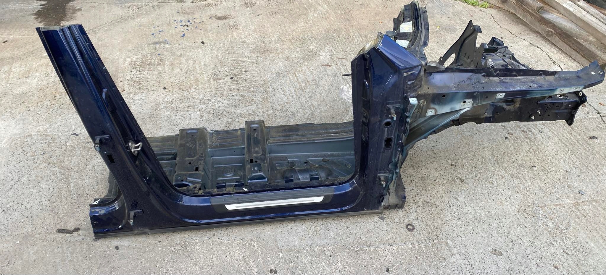 AUDI Q5 Sq5 FY0a 17-23 ЛОНЖЕРОН ЧЕТВЕРТИНА ПРАВА ПОРІГ