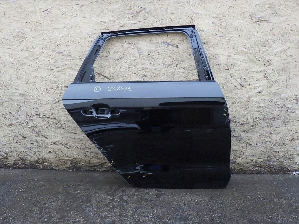 AUDI A4 B9 KOMBI LIFT 19- door right rear.