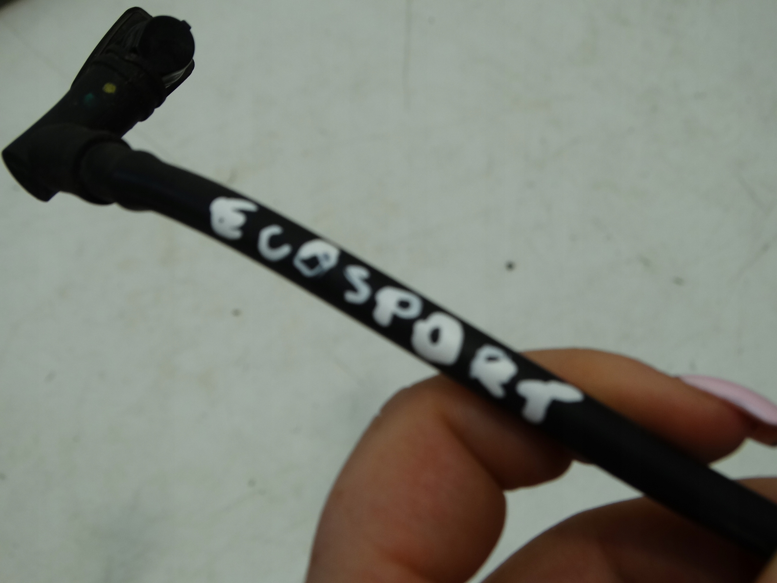 DYSZA der Spritzdüse vorne FORD ECOSPORT GN15-17666-BB