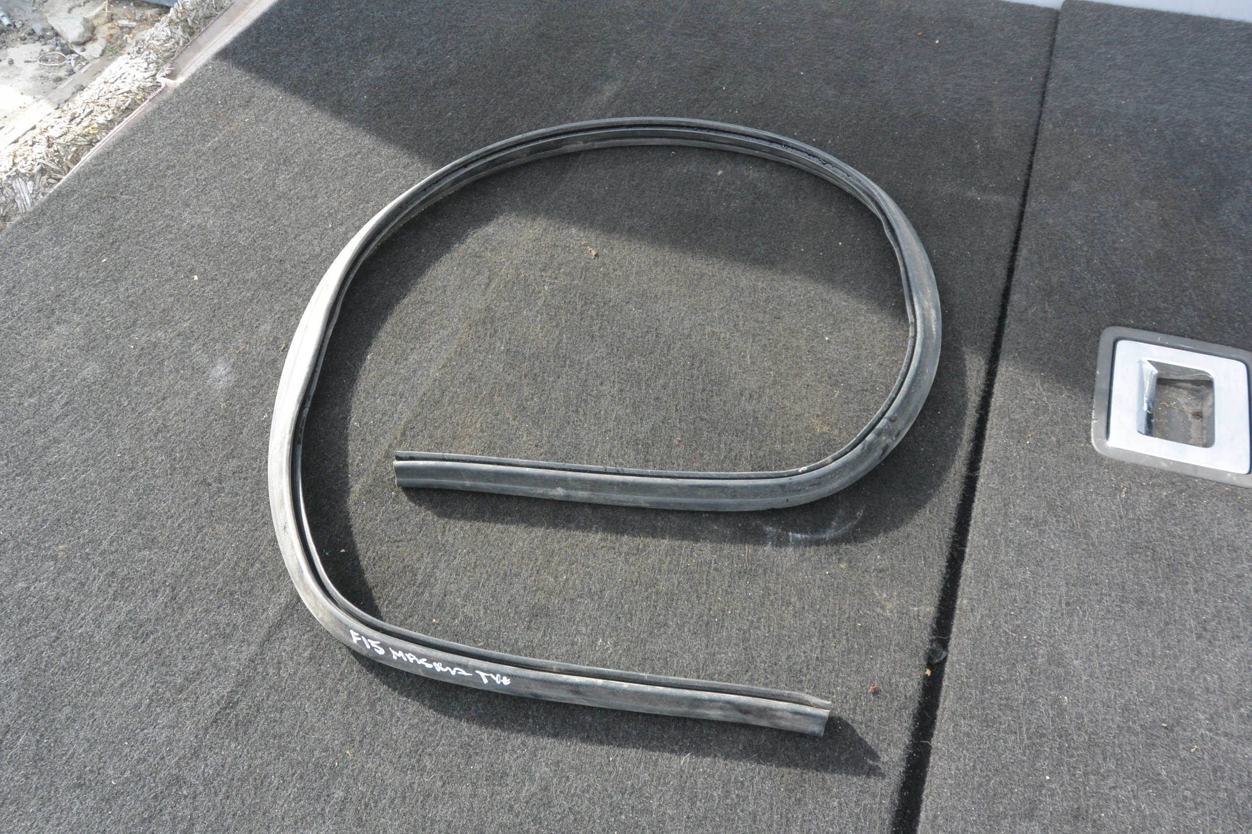 JOINT DU CAPOT BMW X5 F15