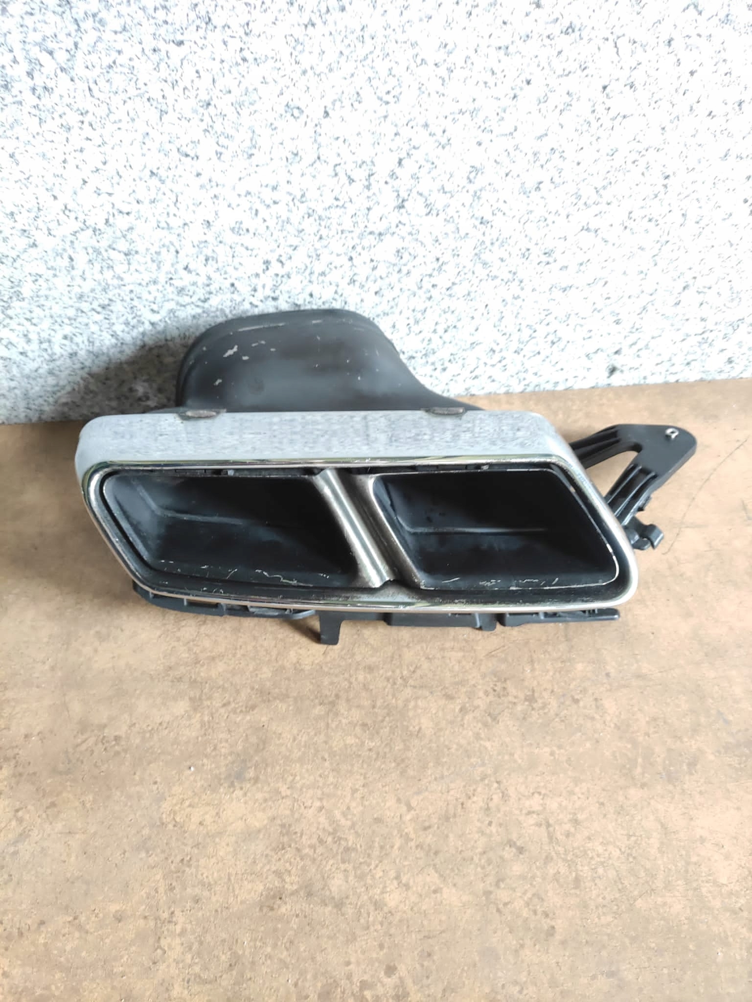 A2314900427 - MERCEDES E63 SL63 S65 A231 наконечник выхлопной трубы AMG R