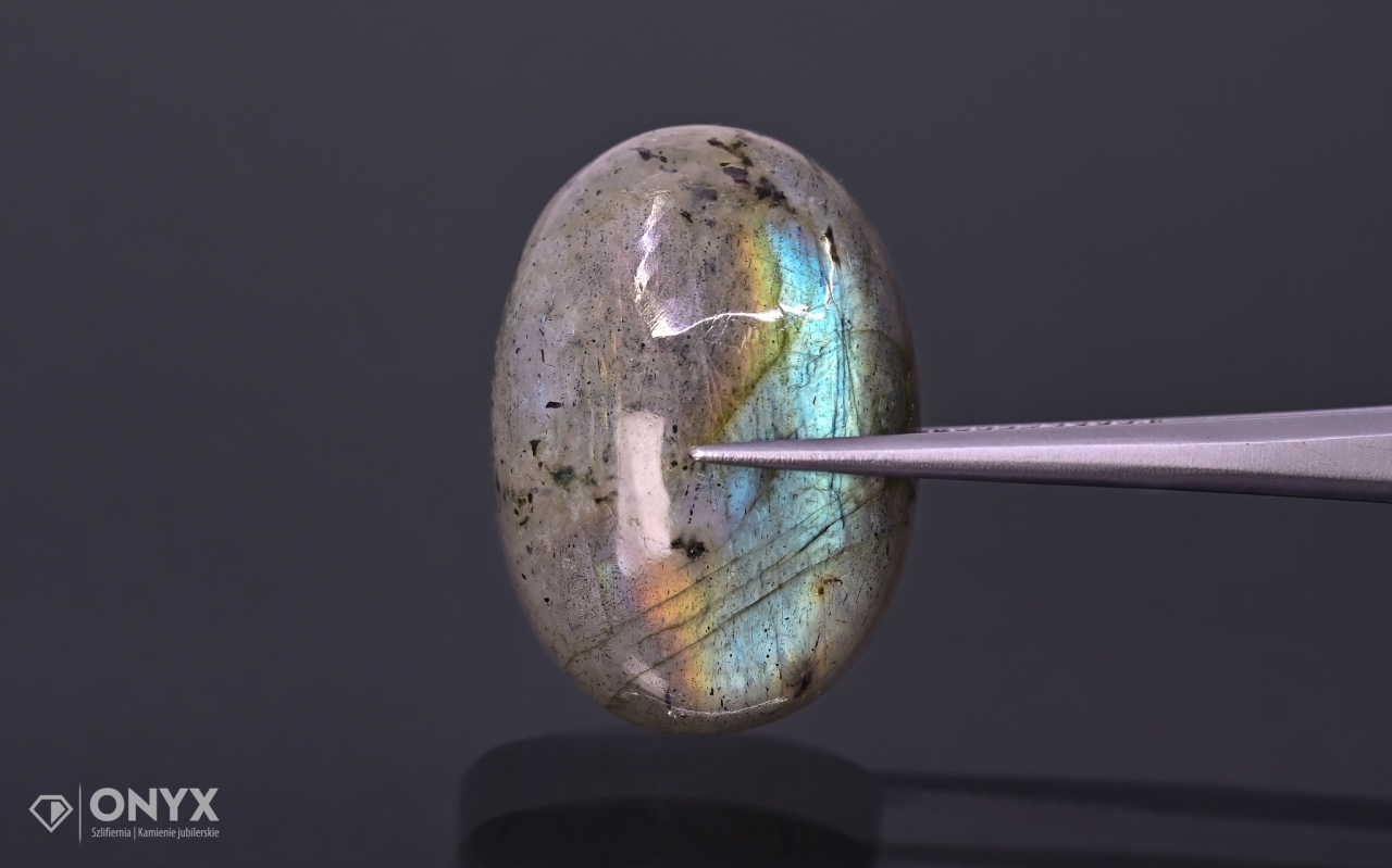 Labradorit kabošon ovál 24x17 mm