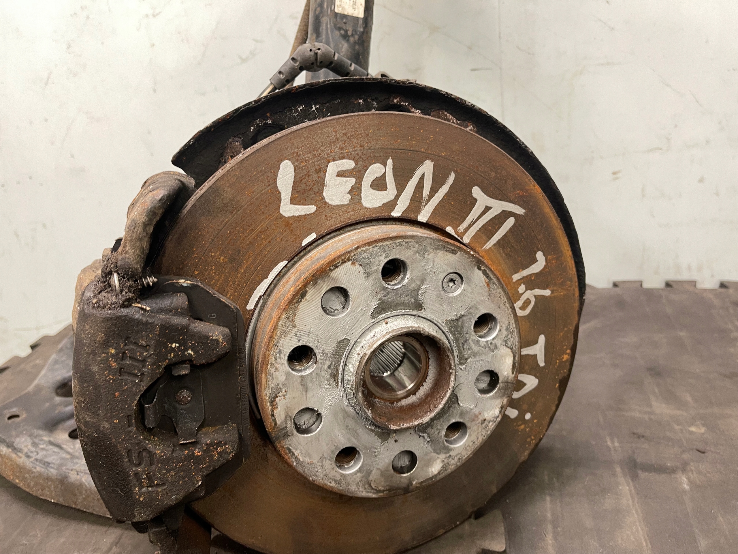 SEAT LEON III swing McPherson left front 1.6TDI 5Q0255N