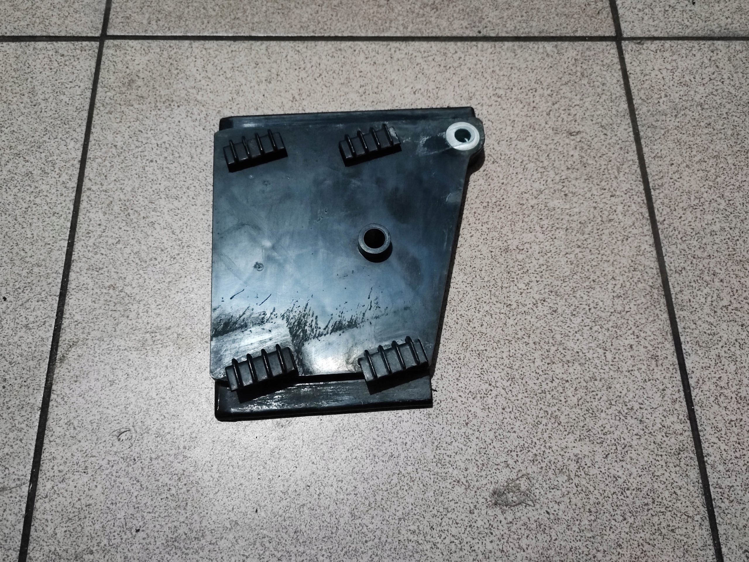 4D0807254 - Передний правый бампер AUDI A8 D2