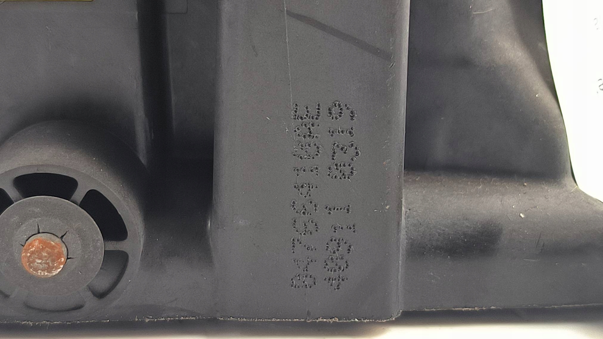 páčka změny převodů 04766410AE FIAT FREEMONT