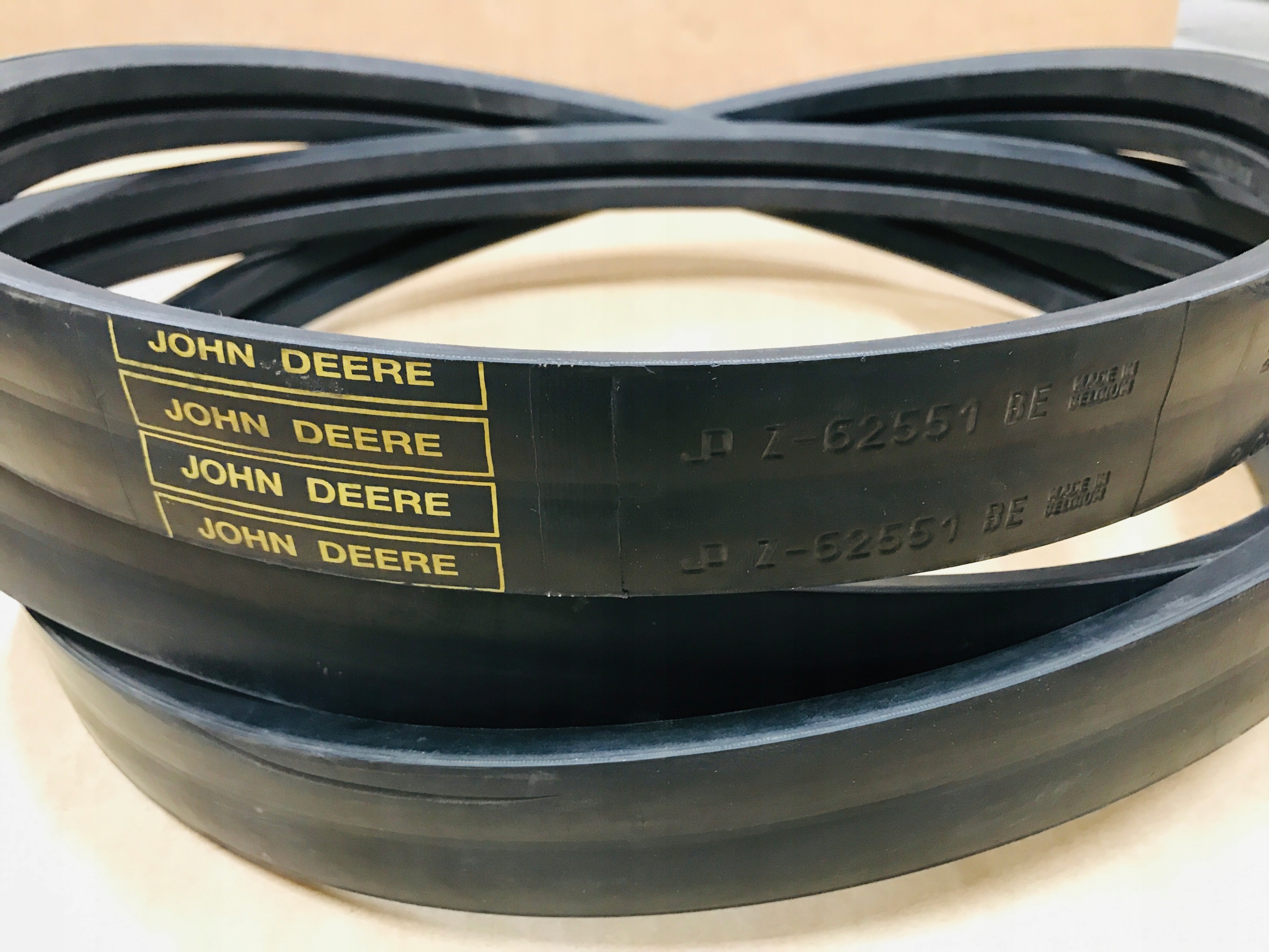 PAS KLINOWY PODAJNIKA JOHN DEERE ORYGINAL Z62551