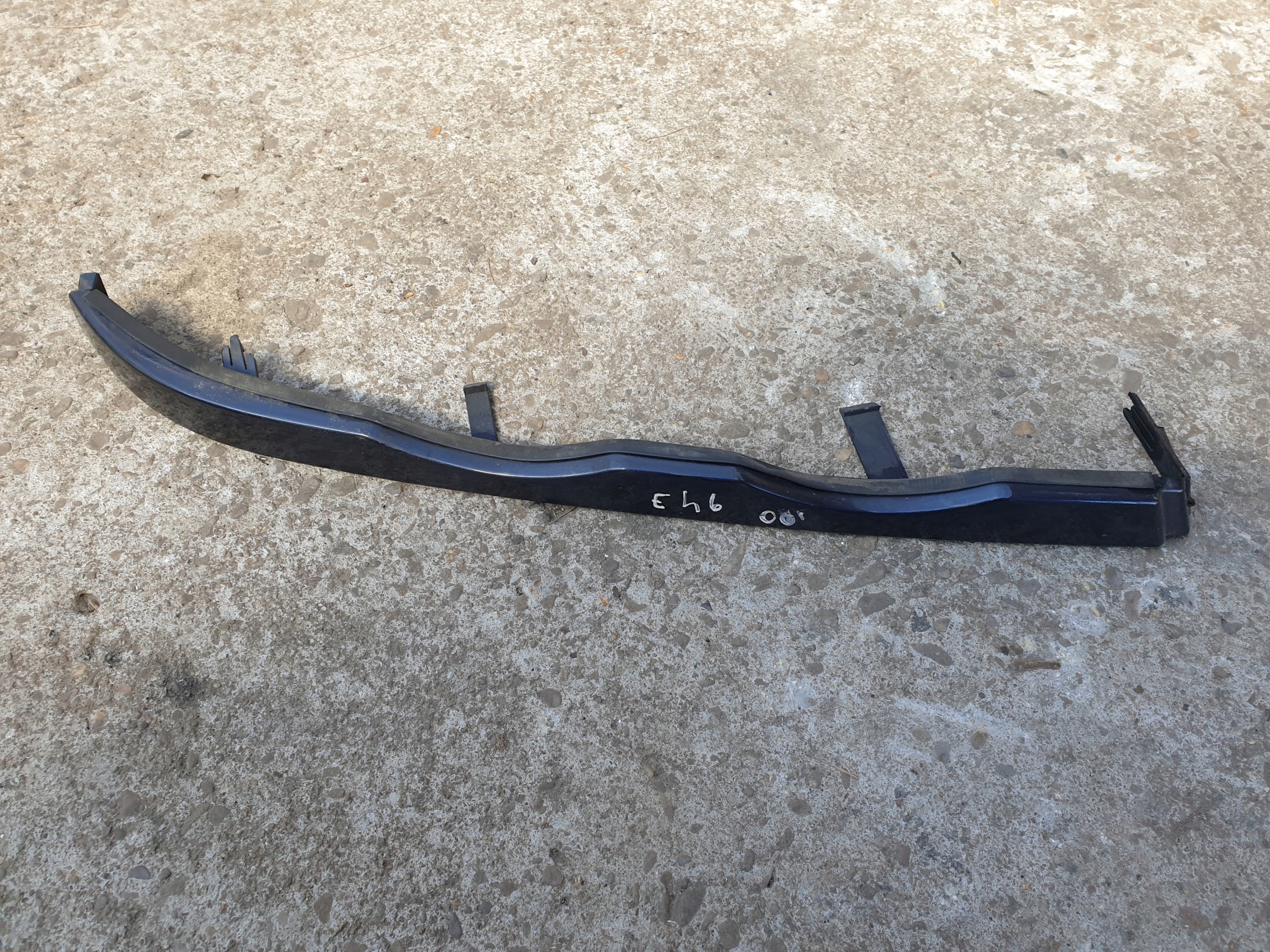 moulding below LAMPE BREWKA right BMW 3 E46 1998- 8208482