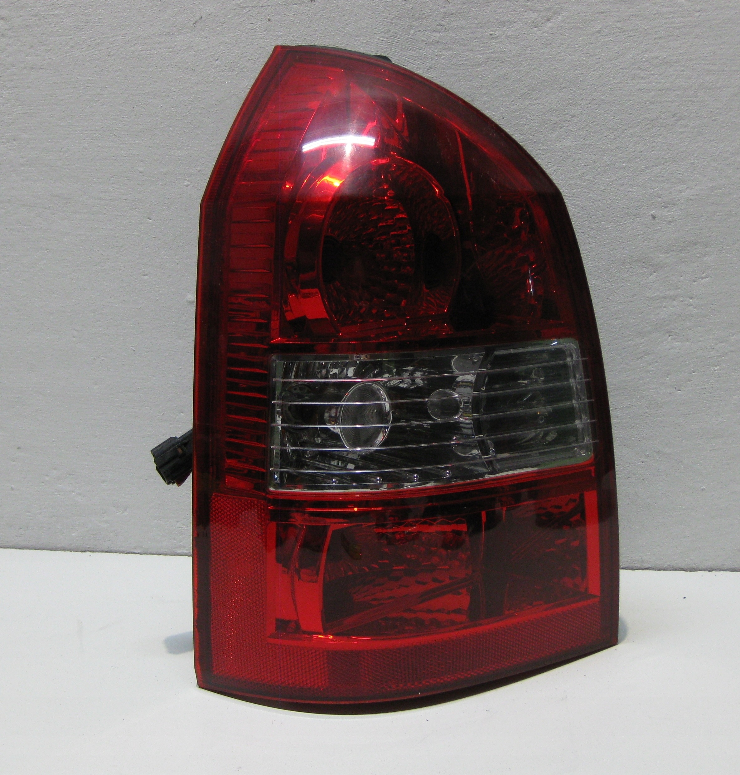 HYUNDAI TUCSON and 08R light left rear part