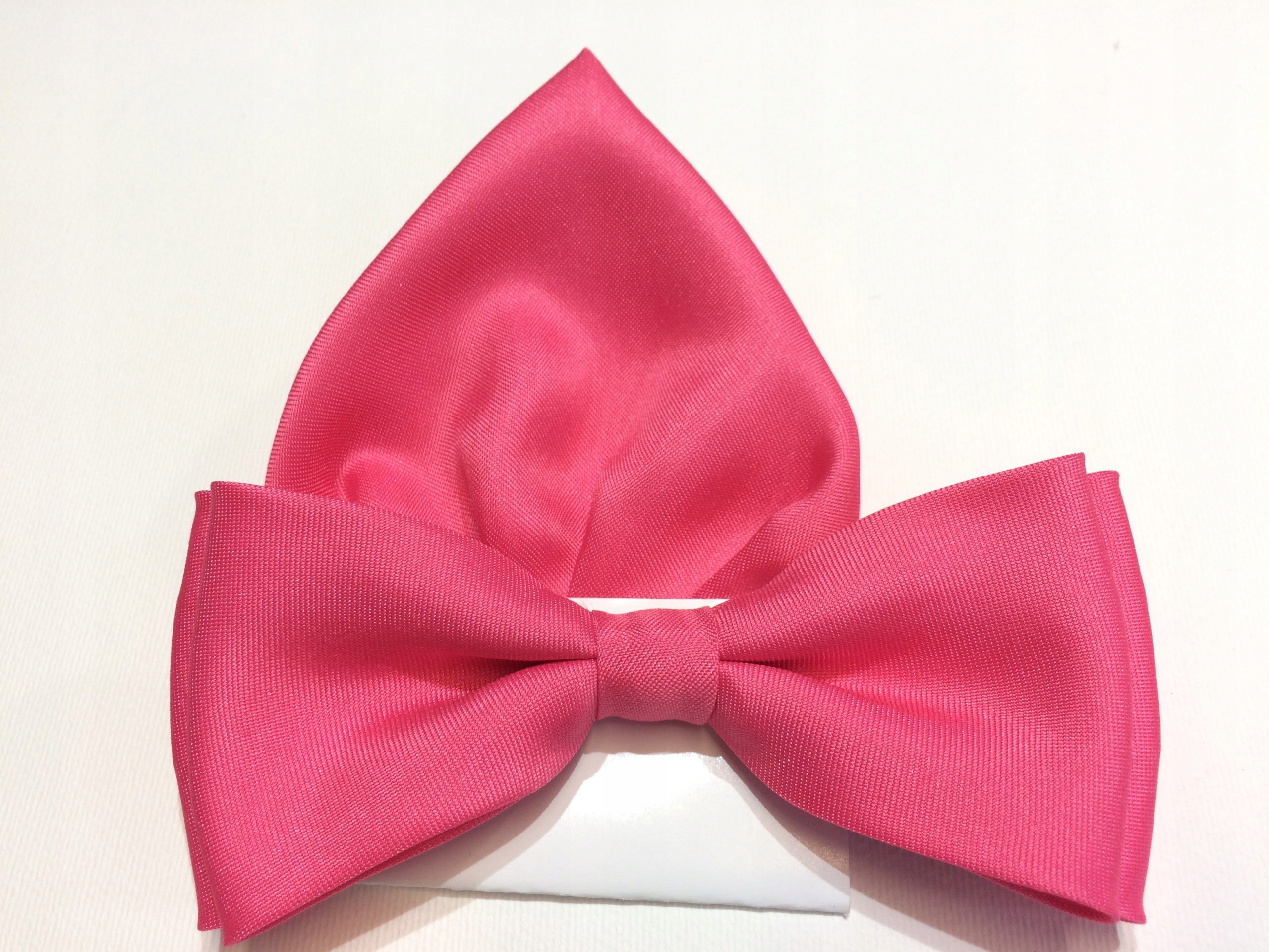 

Amarantowa Jasna Mucha Muszka Z Wypustką Poszetką