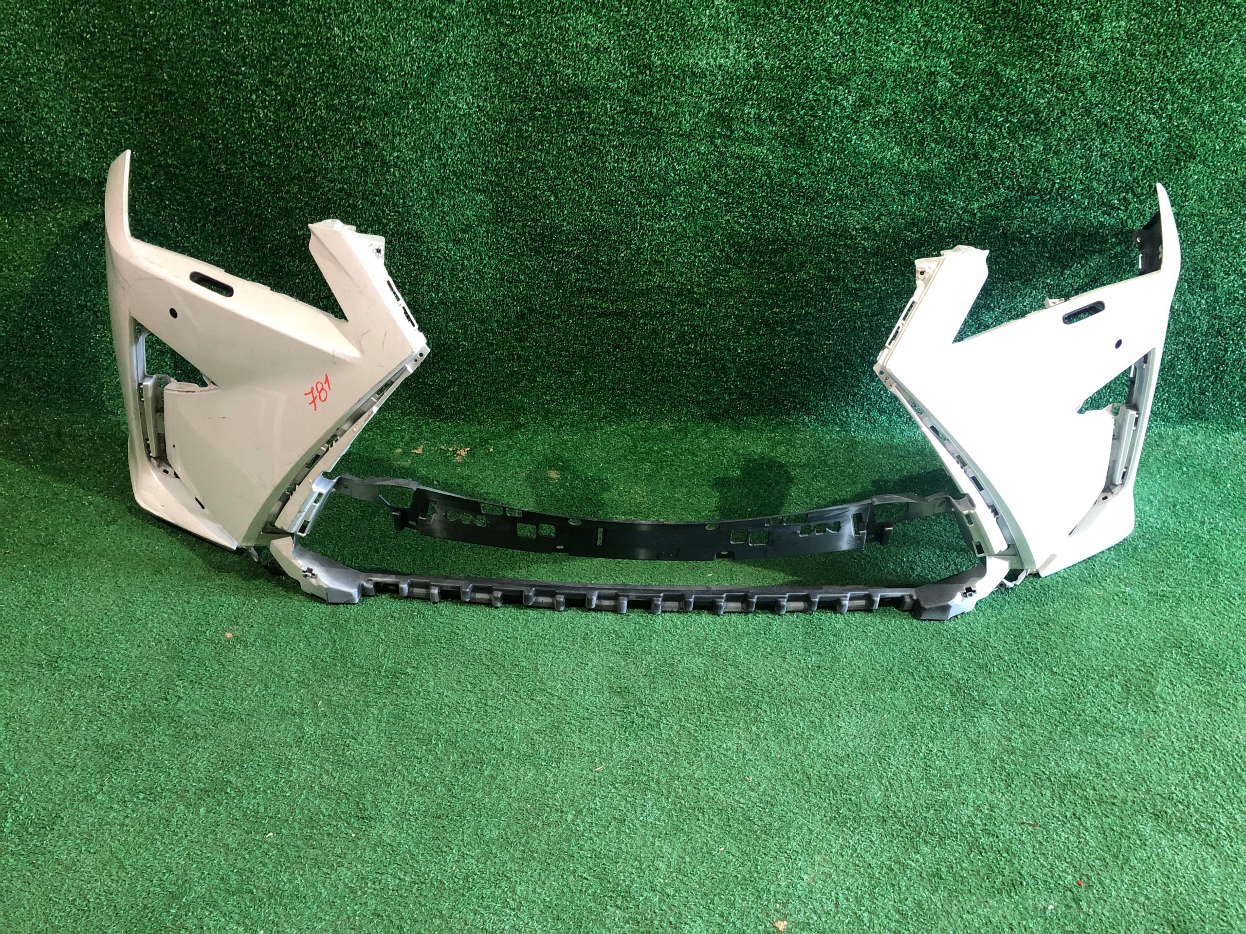 LEXUS RX IV 450H front bumper PDC washer