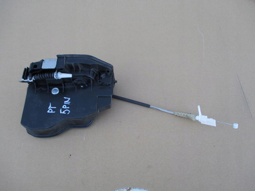 BMW F01 E60 E65 E70 E71 ZAMEK PRAWY TYLNY 7202148