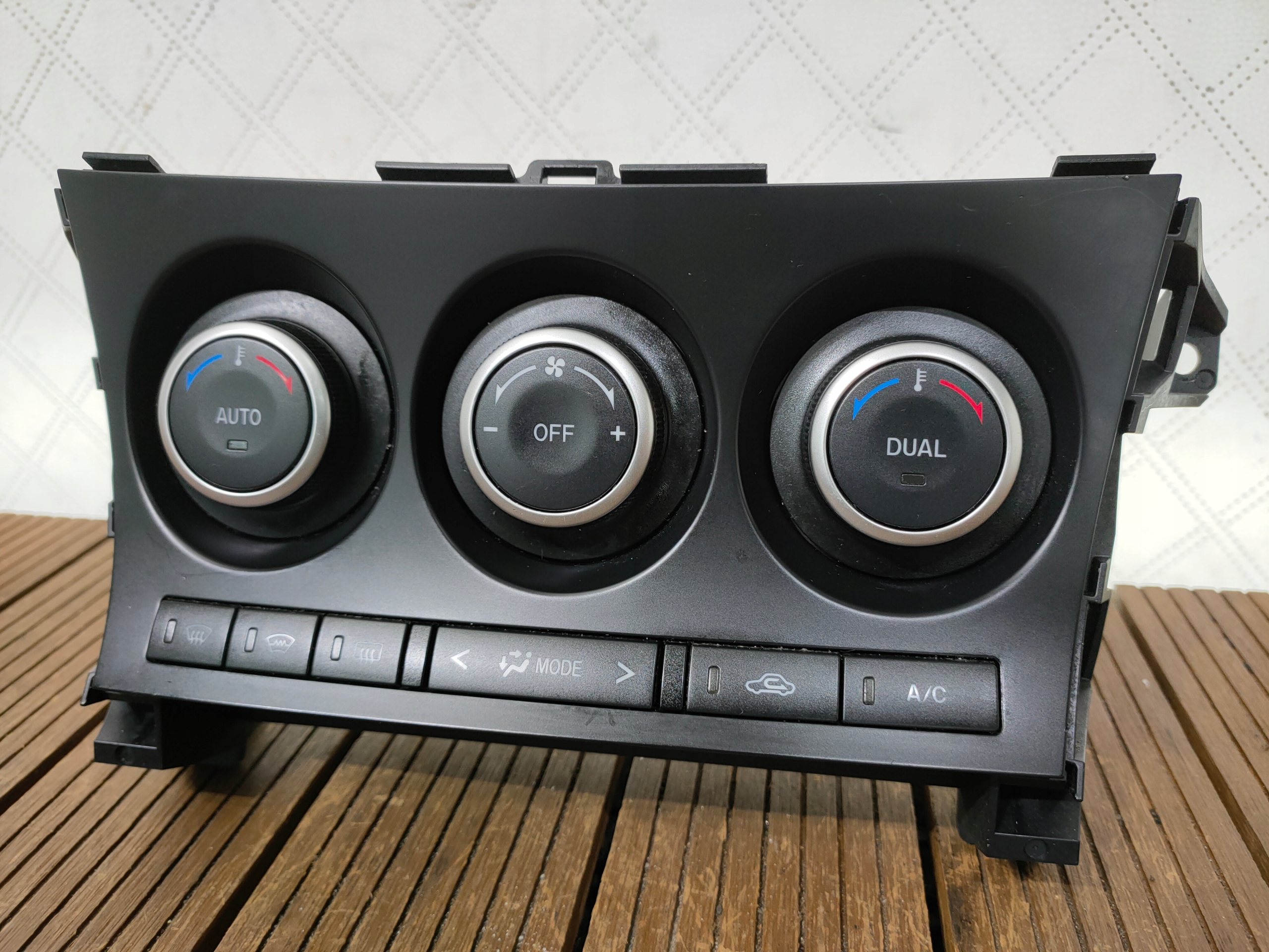 MAZDA 3 BL 09-13 Unite commande clima Bouches buses BHC461190 OE