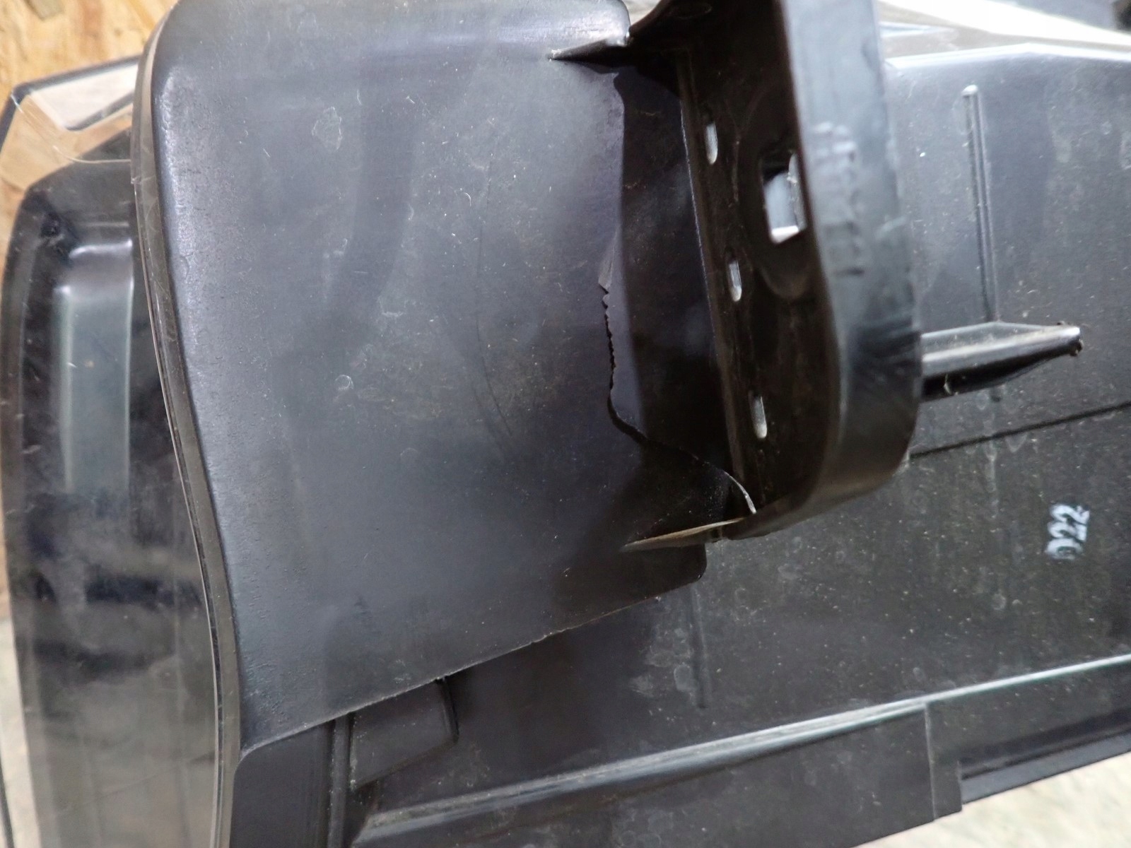 light right REFLEKTOR right OPEL VIVARO 2 II B X82 2014-2019R 260104643R