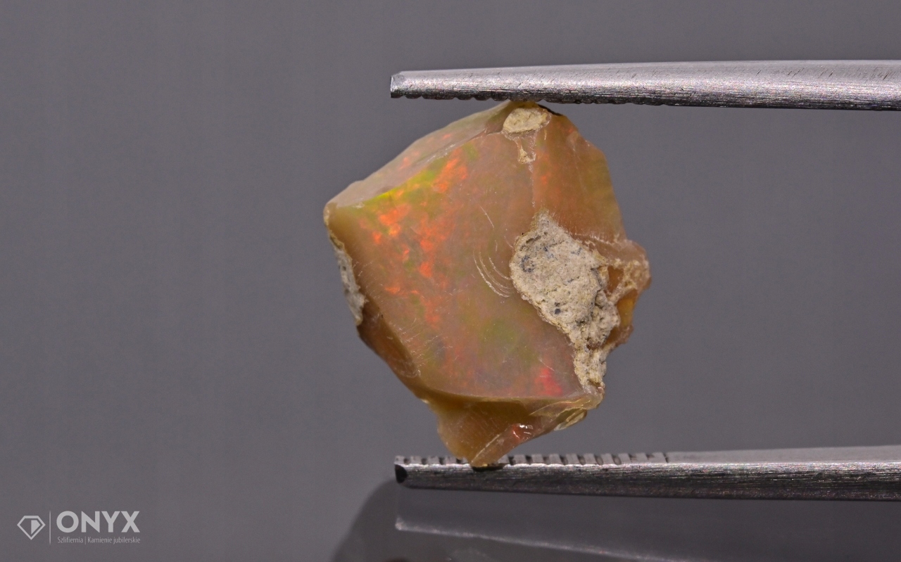 Opal z Etiopie hrudky 12x10 mm