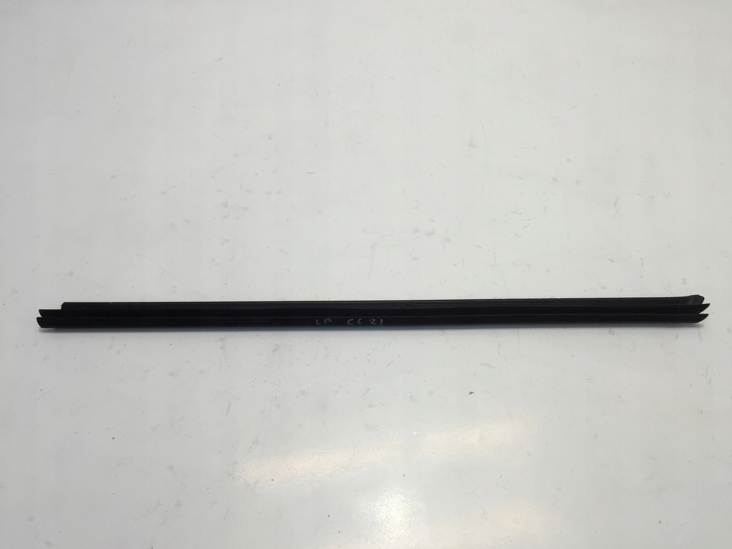 CITROEN C4 III LISTWA USZCZELKA DRZWI LEWY PRZOD