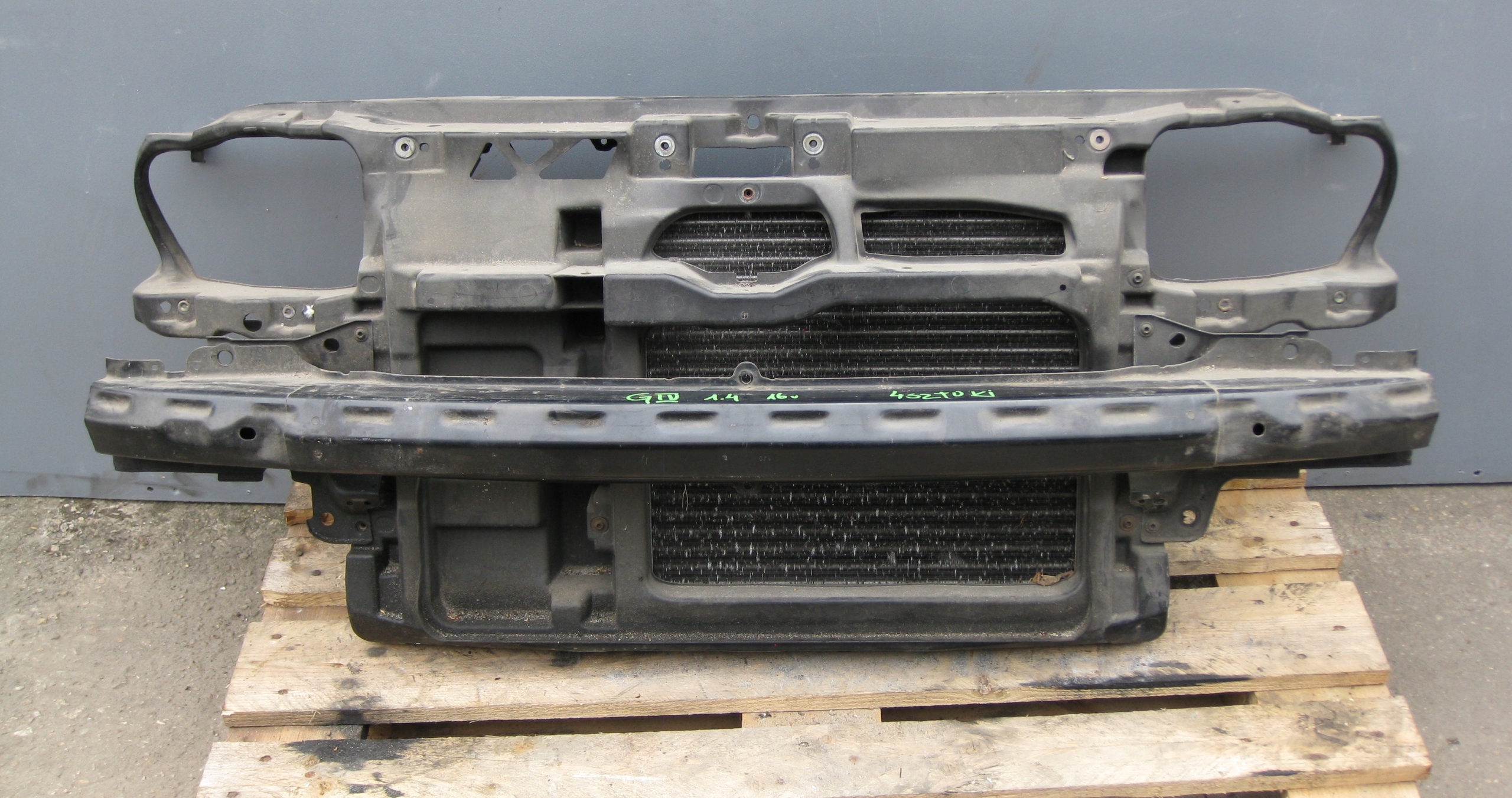 VW GOLF IV 1.4 16ROK support panel for radiators pillar radiator KOMPLET