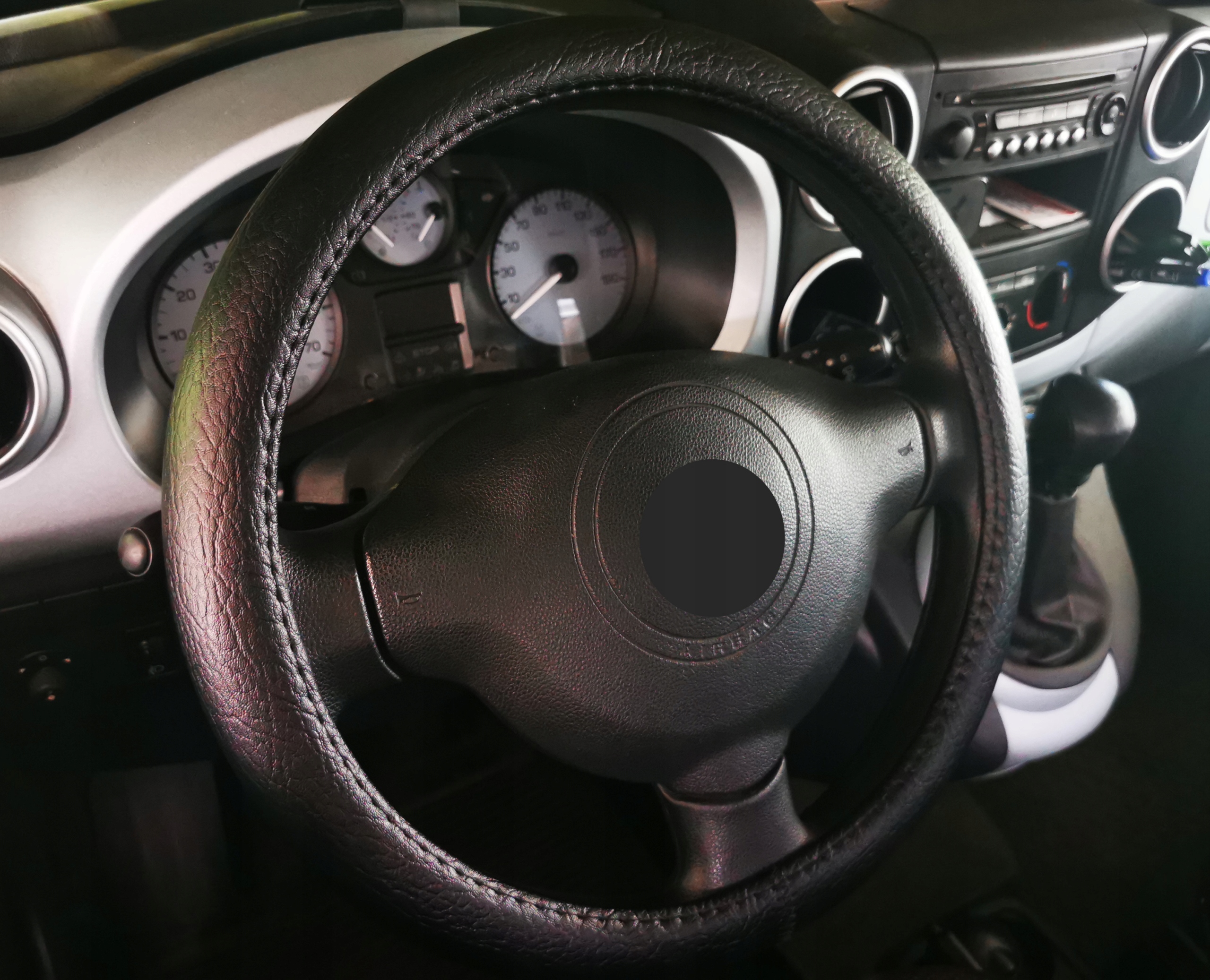 Renault Clio 2 3 4 5 Megane Kadjar Koleos Twingo na kierownice skóra czarna Stan opakowania oryginalne